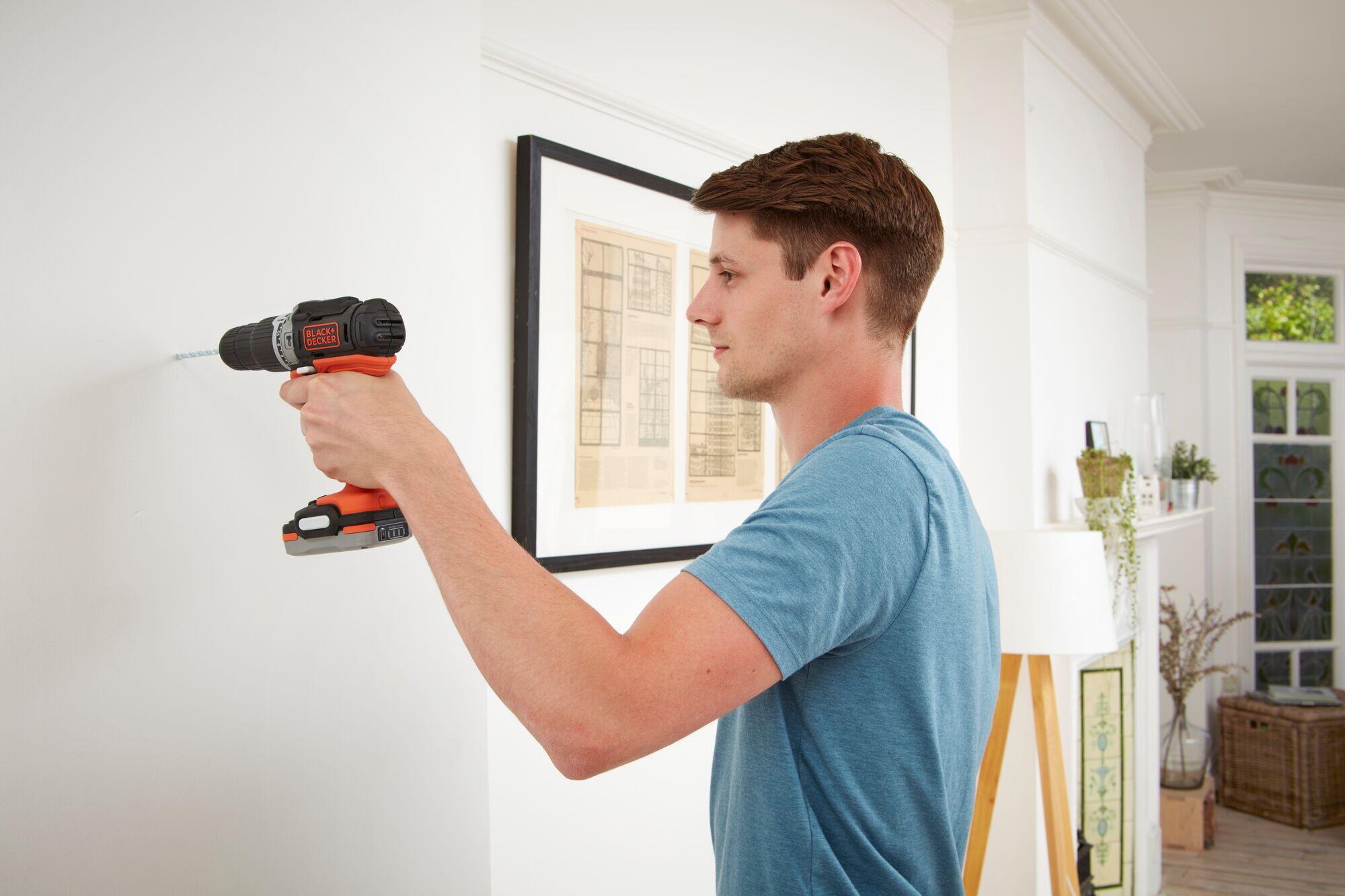 Taladro percutor a batería BLACK + DECKER 12V - 1 Batería de 12v 1.5ah, cable USB, bolsa de transporte y manual de instrucciones - BDCHD12S1-XJ - 4