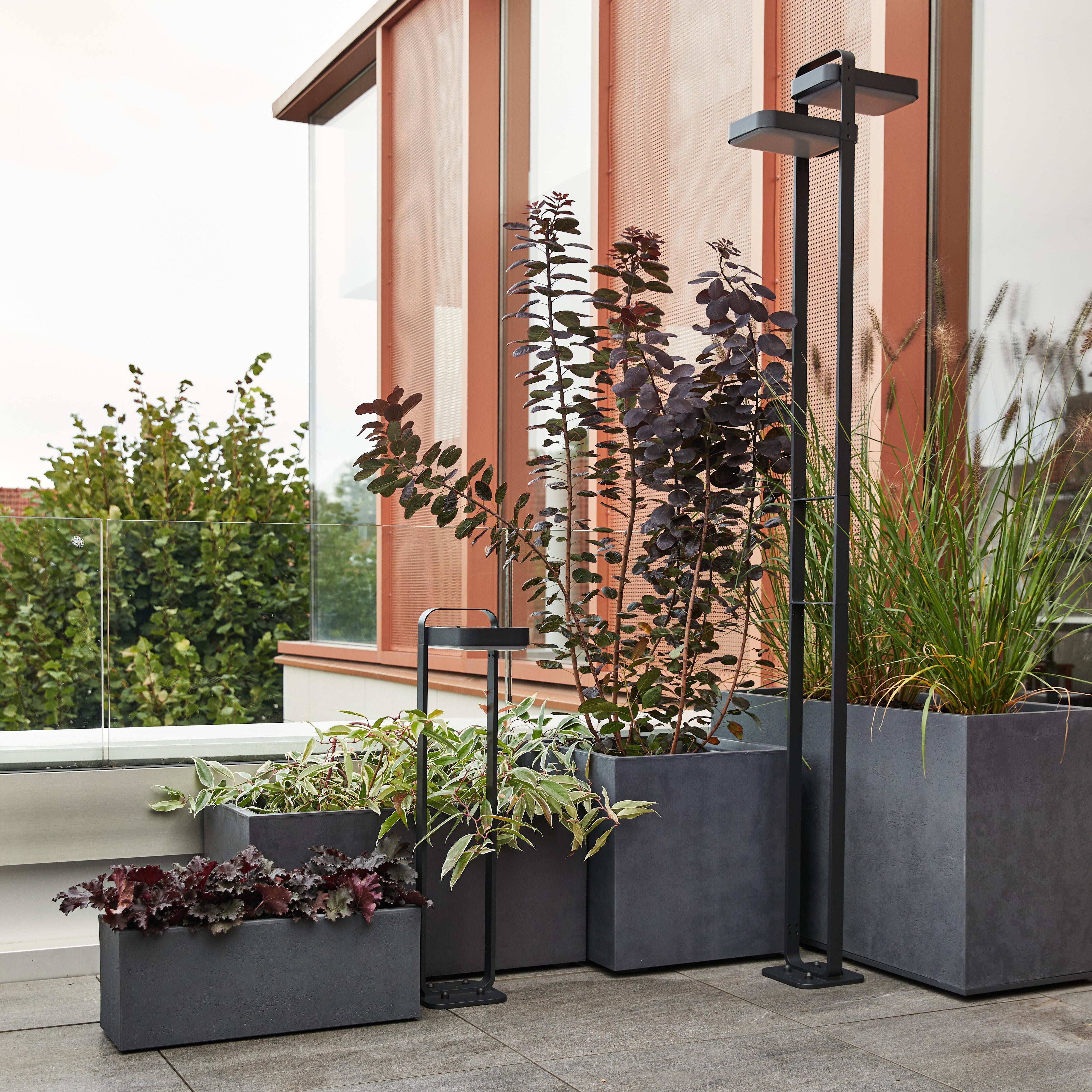 Lampadaire solaire et rechargeable Booster Waiki 900 Lumen anthracite INSPIRE - 6