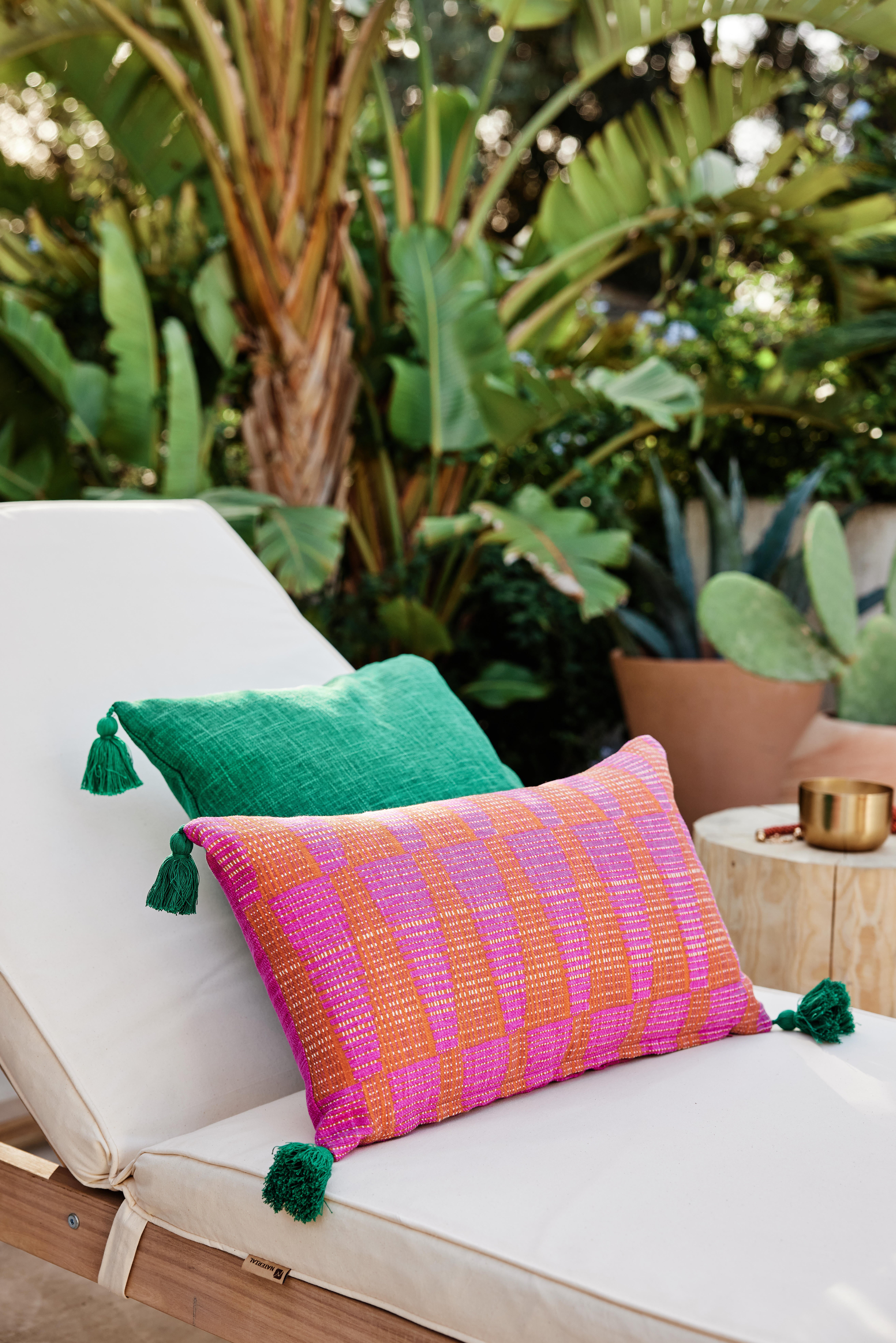 Coussin Pessoa, fuchsia/orange l.30 x L.50 cm - 2