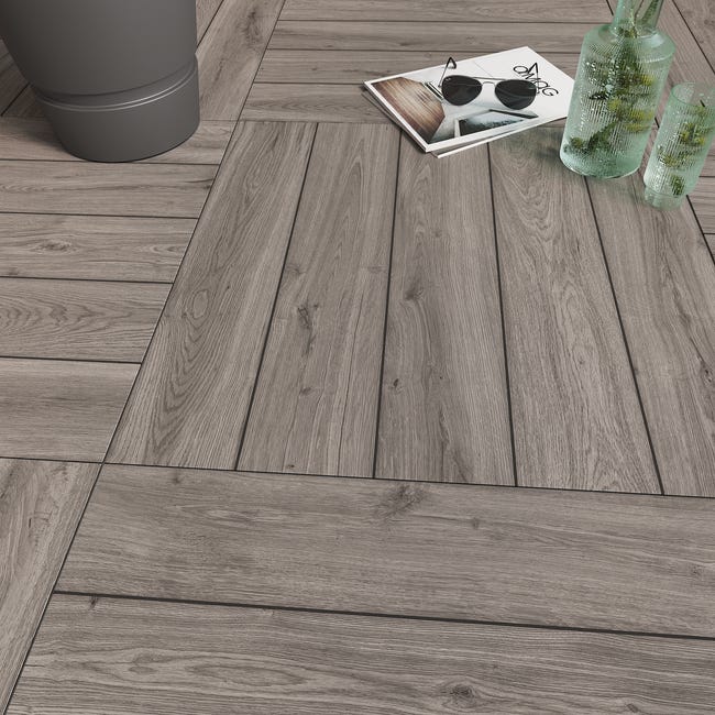 Suelo porcelánico efecto madera gris 60.8x60.8 cm C3 ARTENS | Leroy Merlin