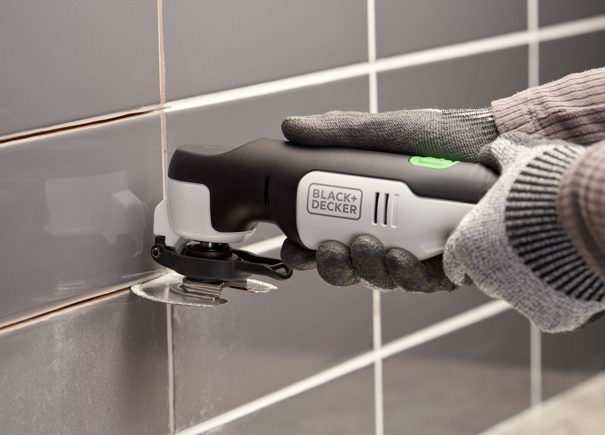 Multiherramienta oscilante BLACK+ DECKER 50% material reciclado REVIVA 12v 1,5ah - 3