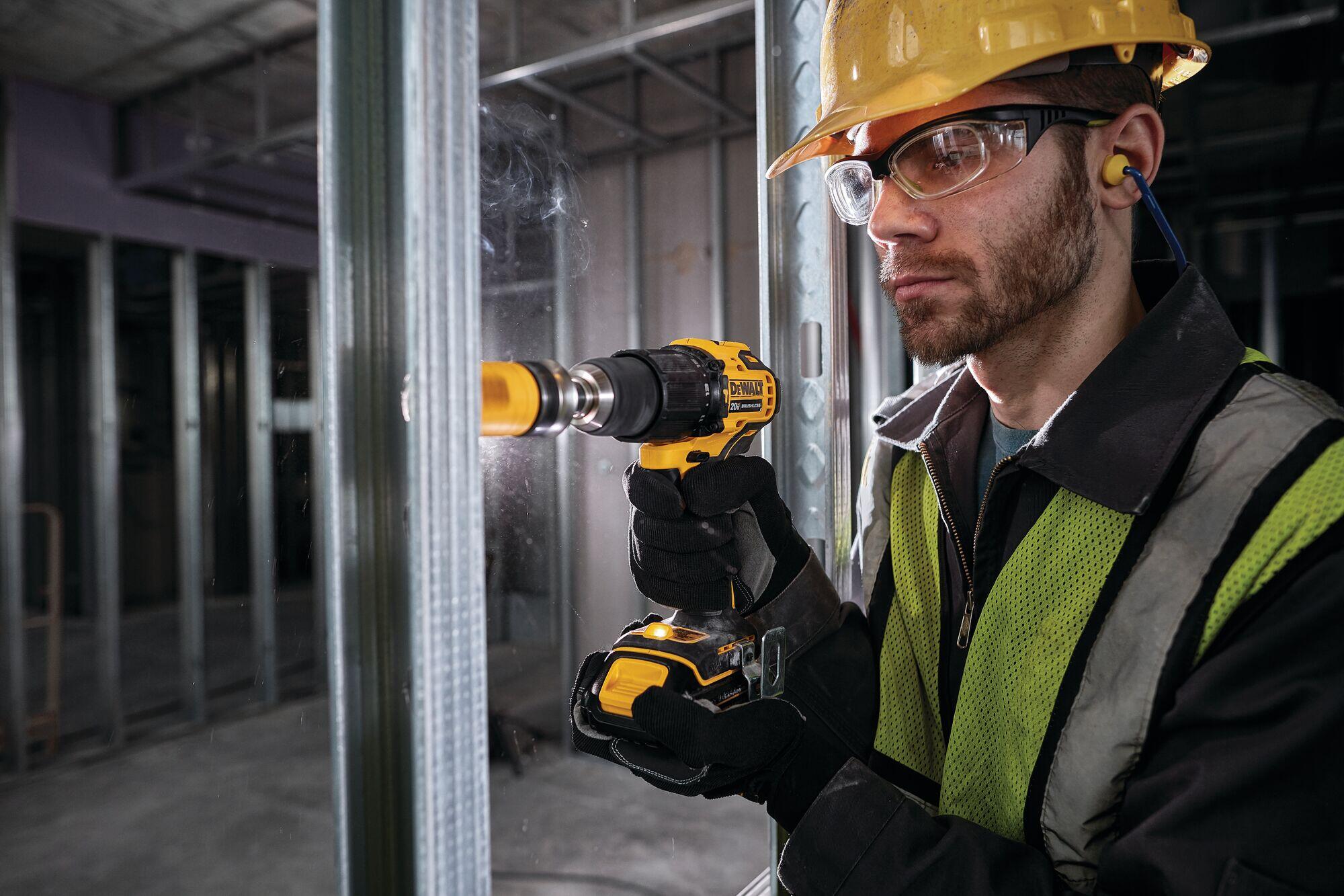 Taladro percutor a batería DEWALT 18V Brushless - 2 baterias - 2 baterías Li-Ion, Cargador rápido, maletín TSTAK, manual de instrucciones y certificado CE - DCD709D2LDM-ES - 7
