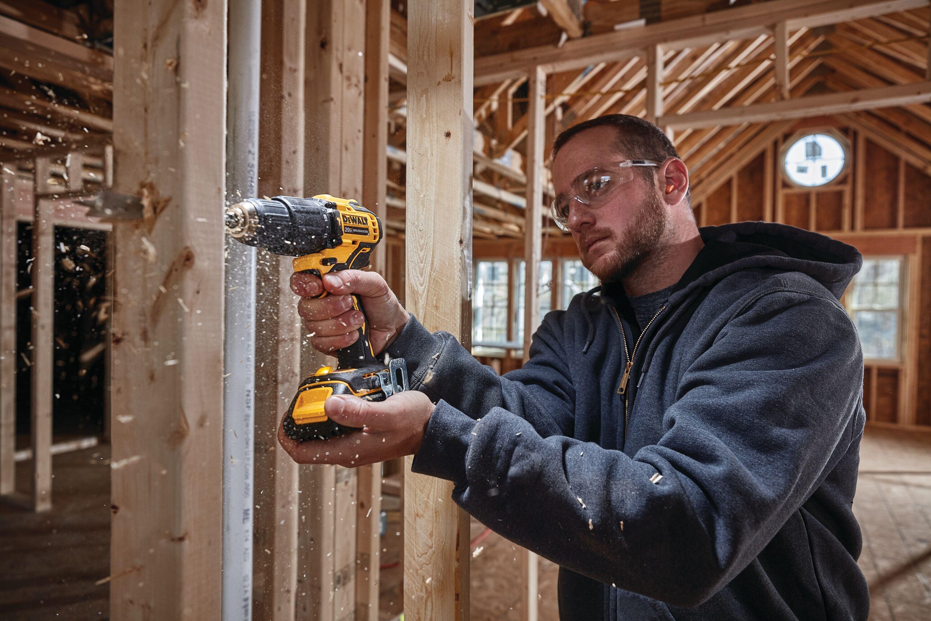 Taladro percutor a batería DEWALT 18V Brushless - 2 baterias - 2 baterías Li-Ion, Cargador rápido, maletín TSTAK, manual de instrucciones y certificado CE - DCD709D2LDM-ES - 6
