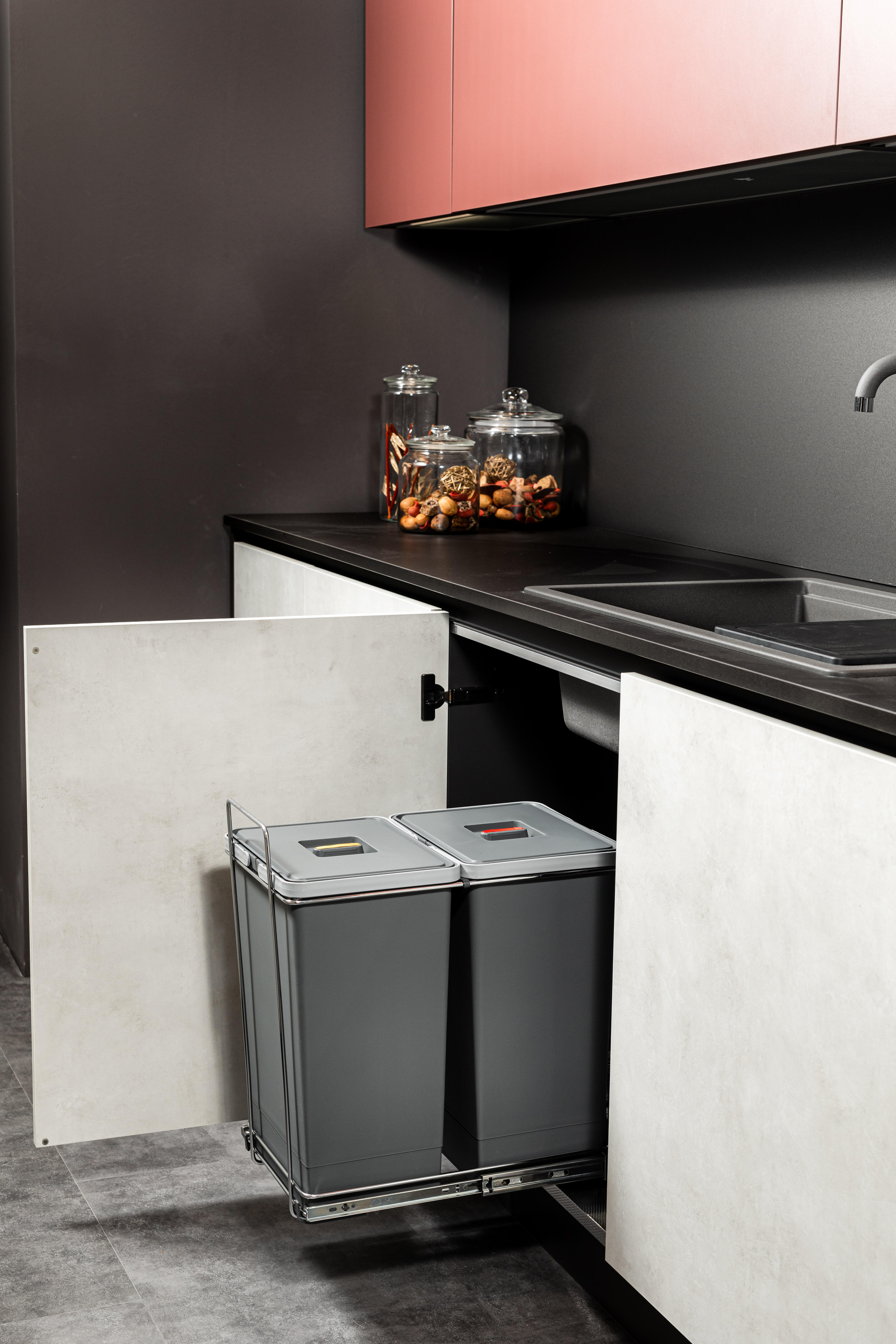 Poubelle coulissante de cuisine 24+24L ELLETIPI Ecofil acier gris - 3