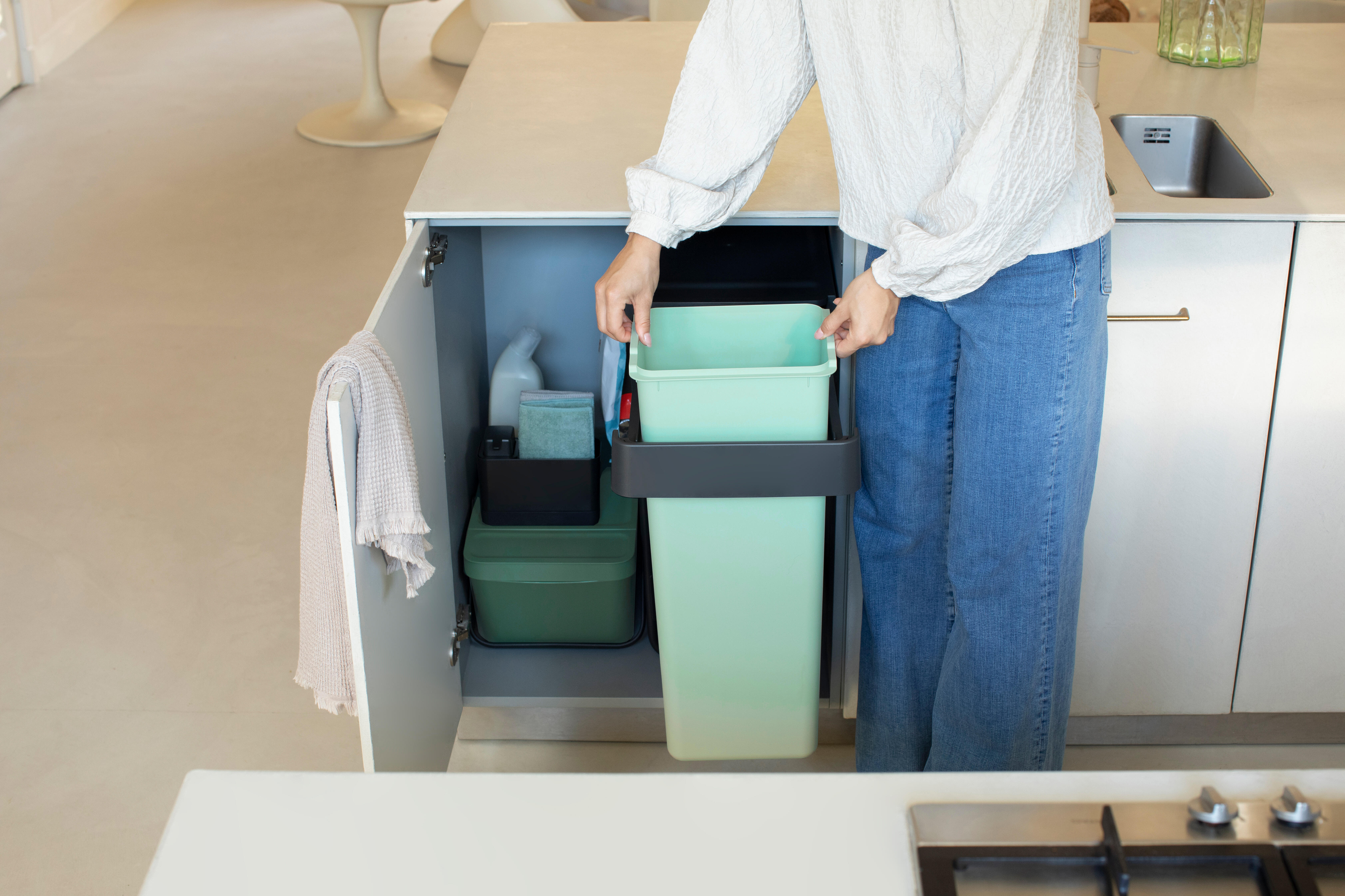 Poubelle coulissante de cuisine 30+30L BRABANTIA Sort&go gris - 3