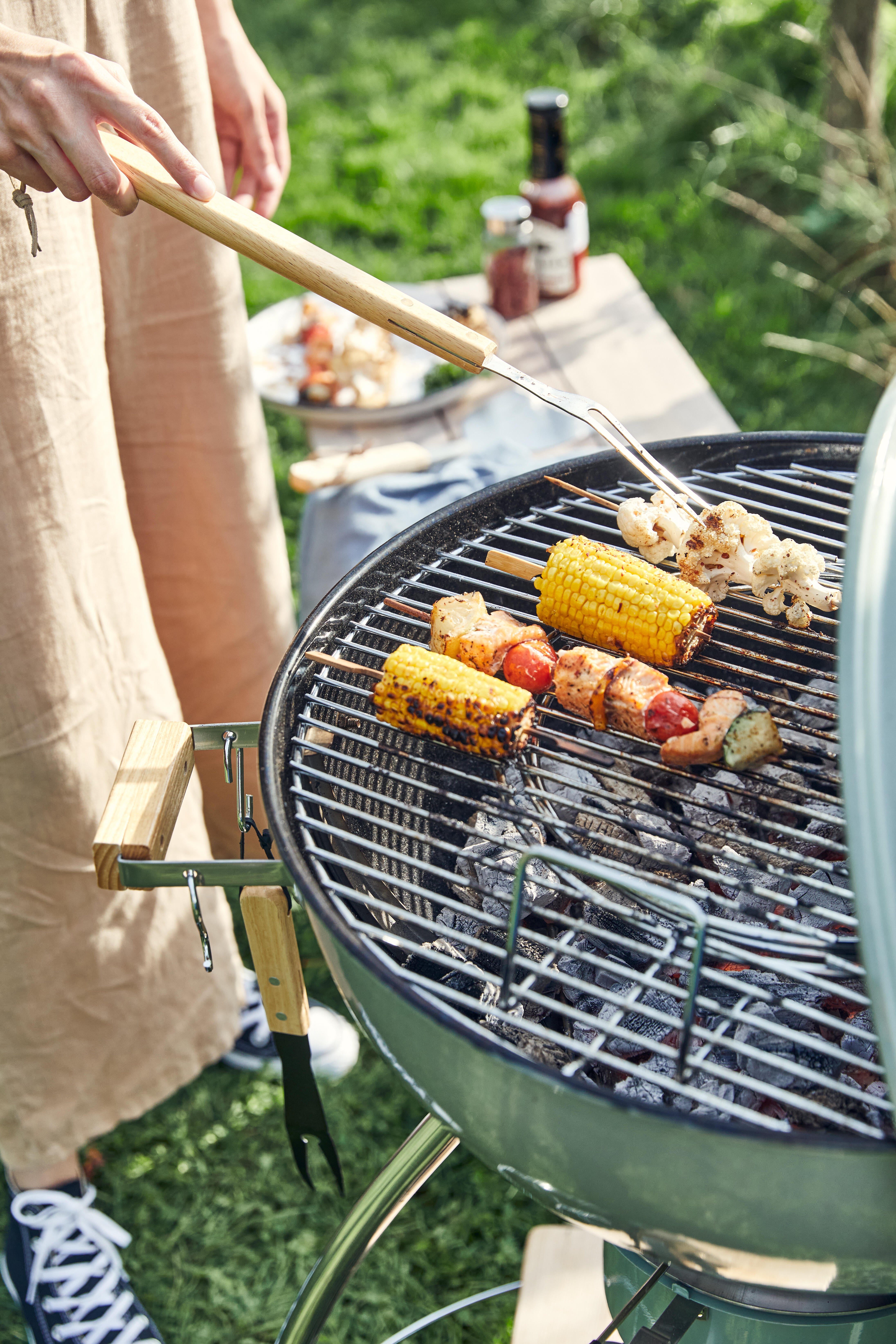 Barbecue a carvão com rodas ⌀ 57 cm verde Naterial Phoenix Beta II - 12