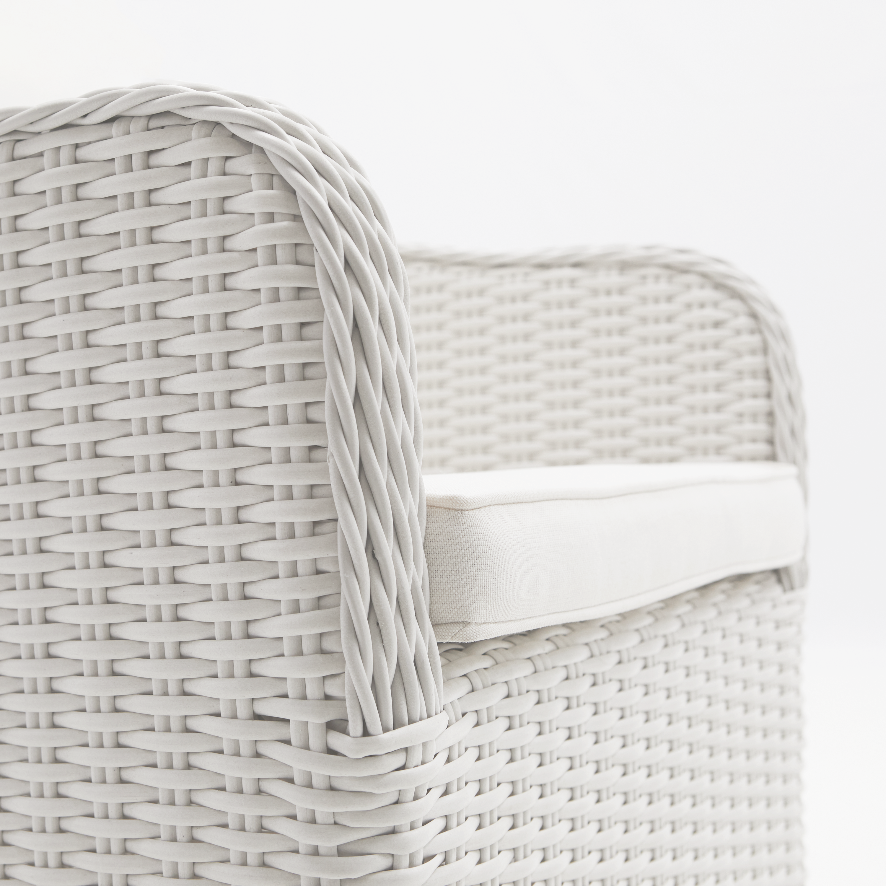 Poltrona da giardino con cuscino bianco e braccioli Luma NATERIAL da 2 posti, struttura in alluminio seduta in rattan sintetico bianco, L 57 x H 88 x P 59.5 cm, set da 2 pezzi - 14