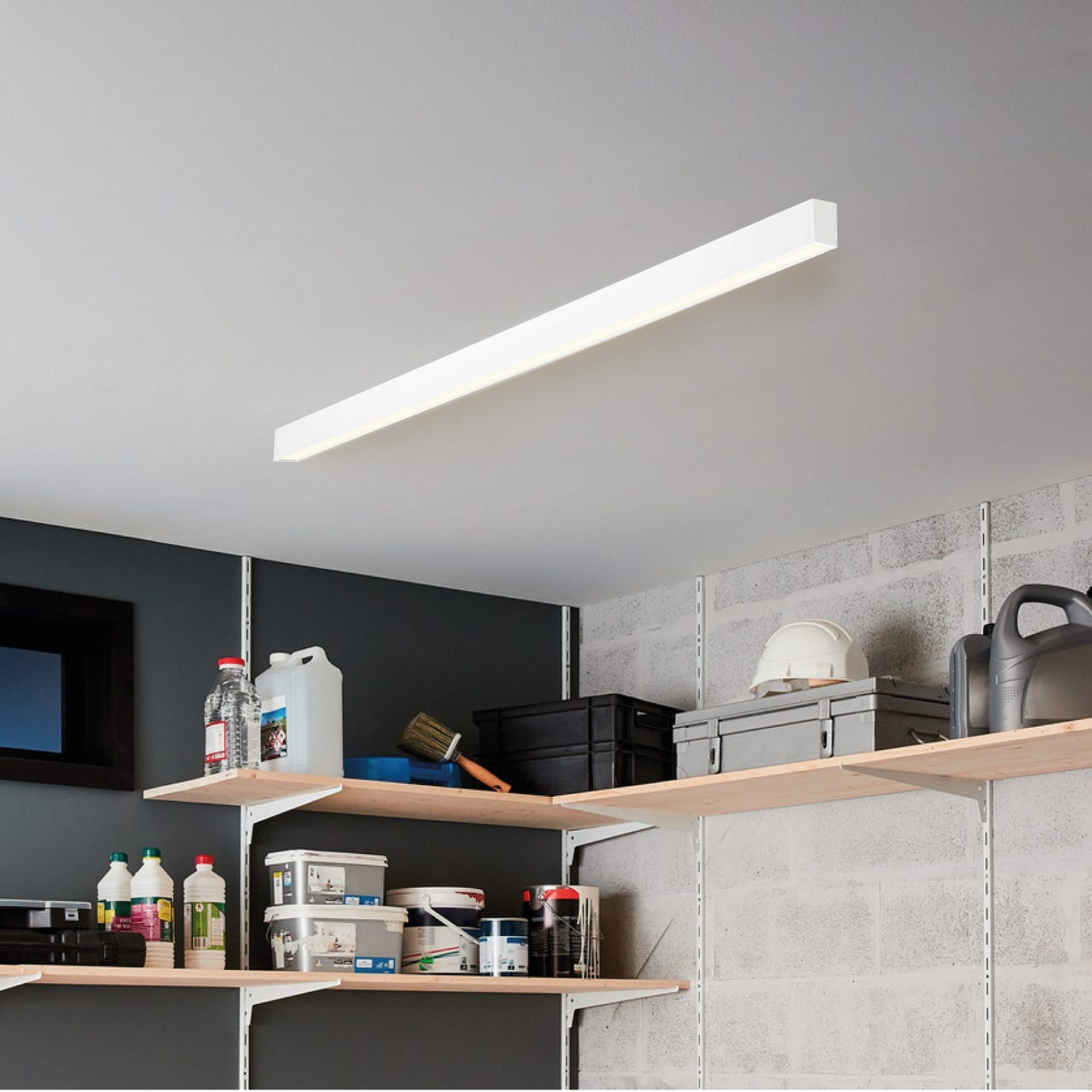 Réglette garage Led IP40 L.120 cm 5200 lm, Bouju INSPIRE | Leroy Merlin