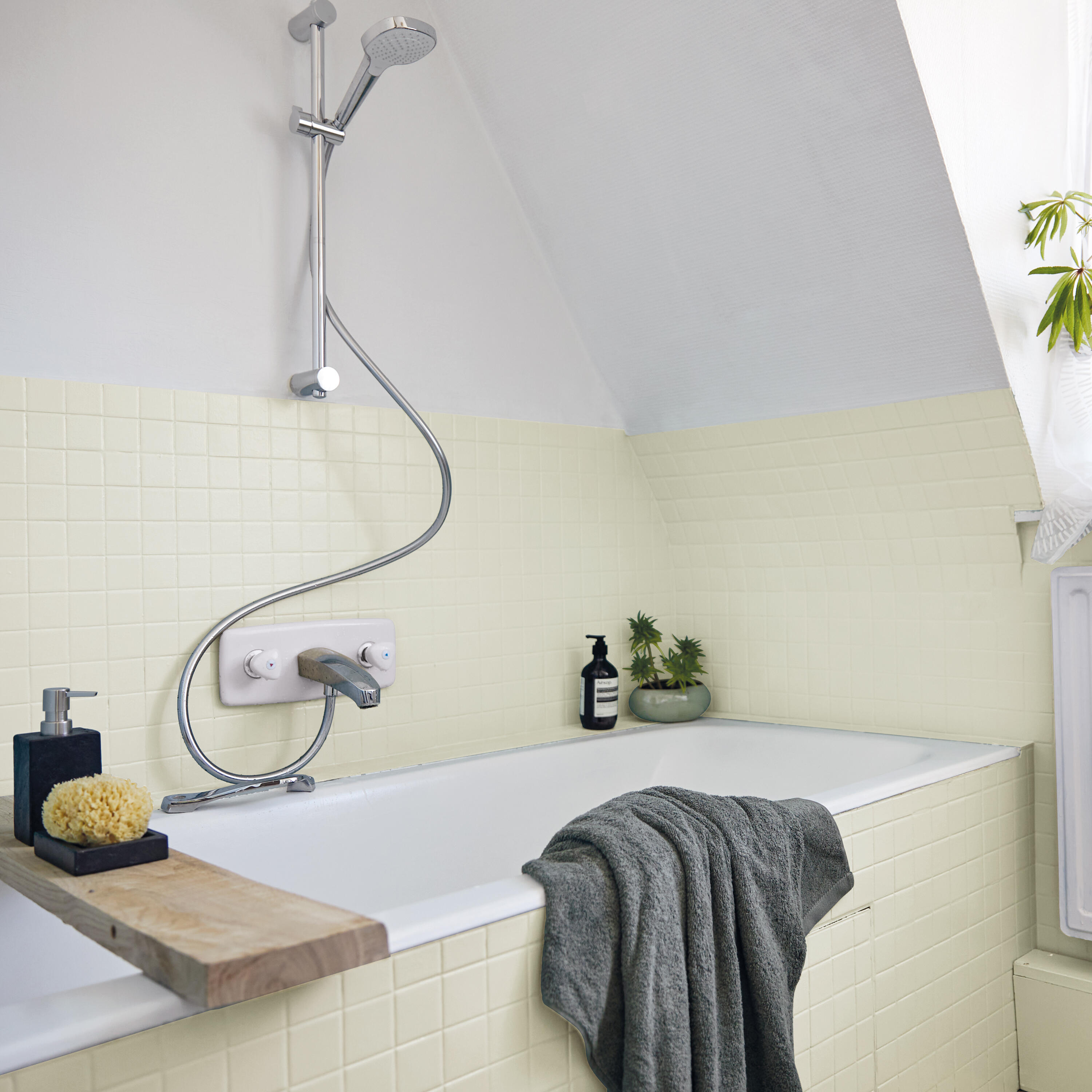 Esmalte de interior multimateriales cocinas y baños LUXENS color cool 3 mate 2L para azulejos de pared - 6