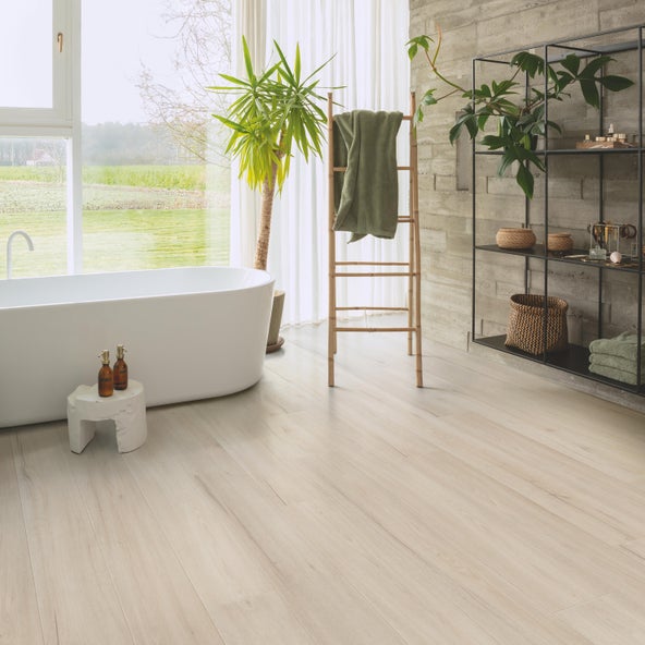 sol stratifié effet bois naturel salle de bain résistant à l'eau compatible pièce humide