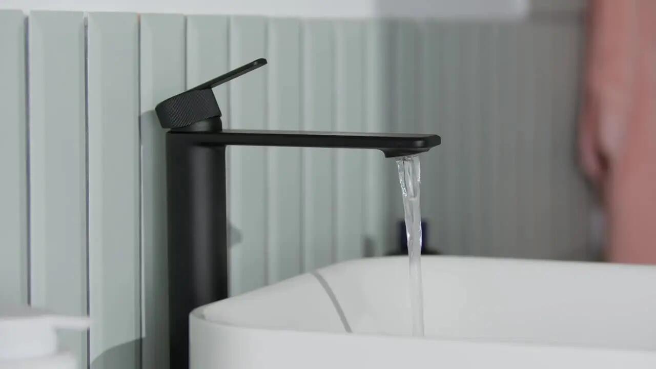 Rubinetto per lavabo getto laminare cristallino Neo nero cromato opaco SENSEA H 26.1 cm - 2