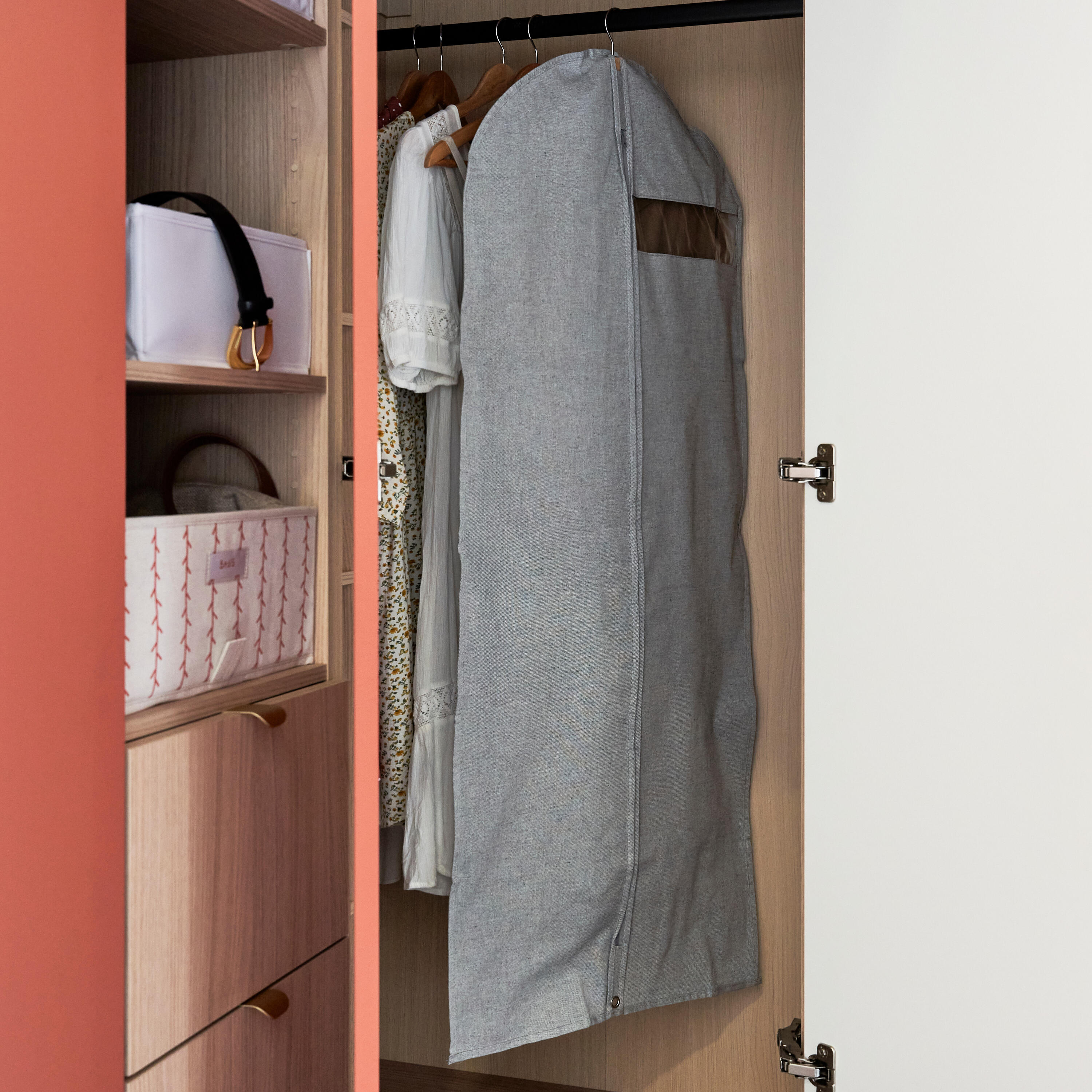 Housse pour vêtement SPACEO Evo'm grise cercle H.135 x l.55 cm - 2