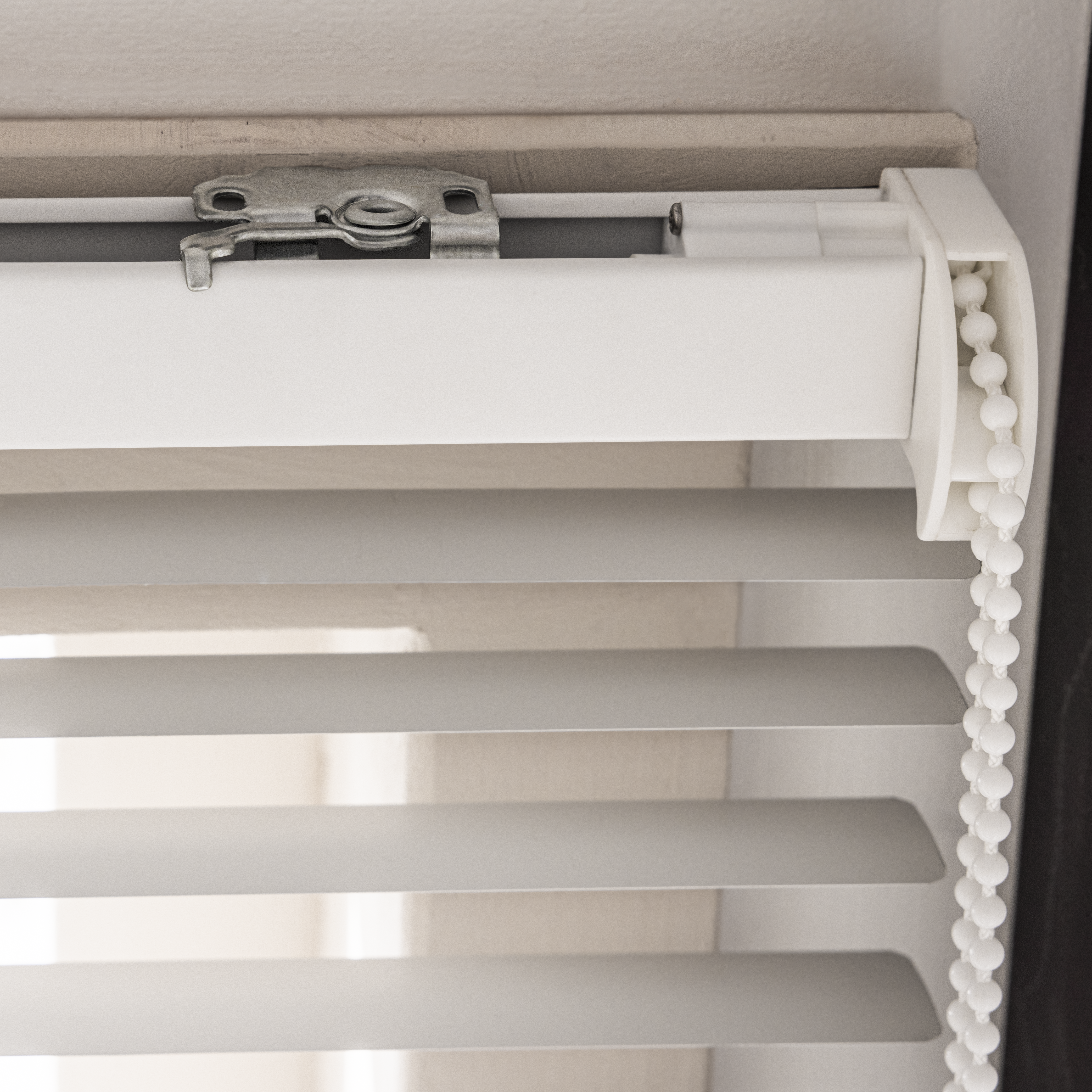 Estore veneziano Epona Inspire 25mm 120x175cm aluminio branco - 10