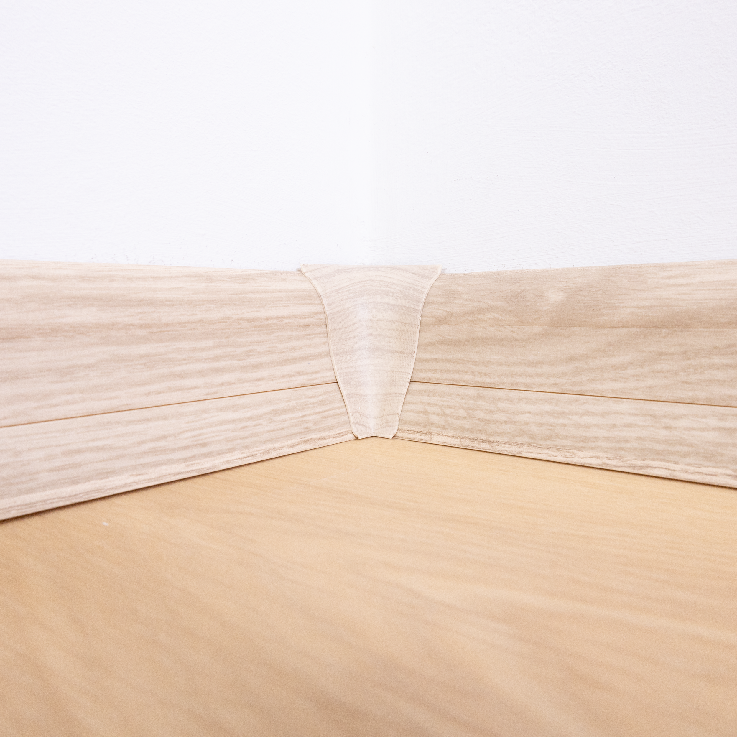 Narożnik wewnętrzny do listwy przypodłogowej PCV Dąb Liverpool 55 Artens - 3