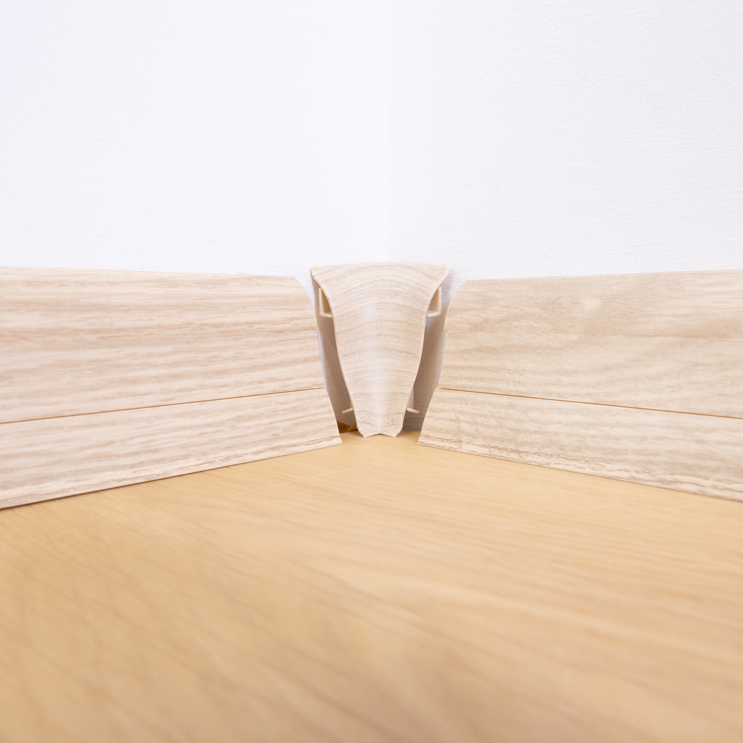 Narożnik wewnętrzny do listwy przypodłogowej PCV Dąb Liverpool 55 Artens - 2