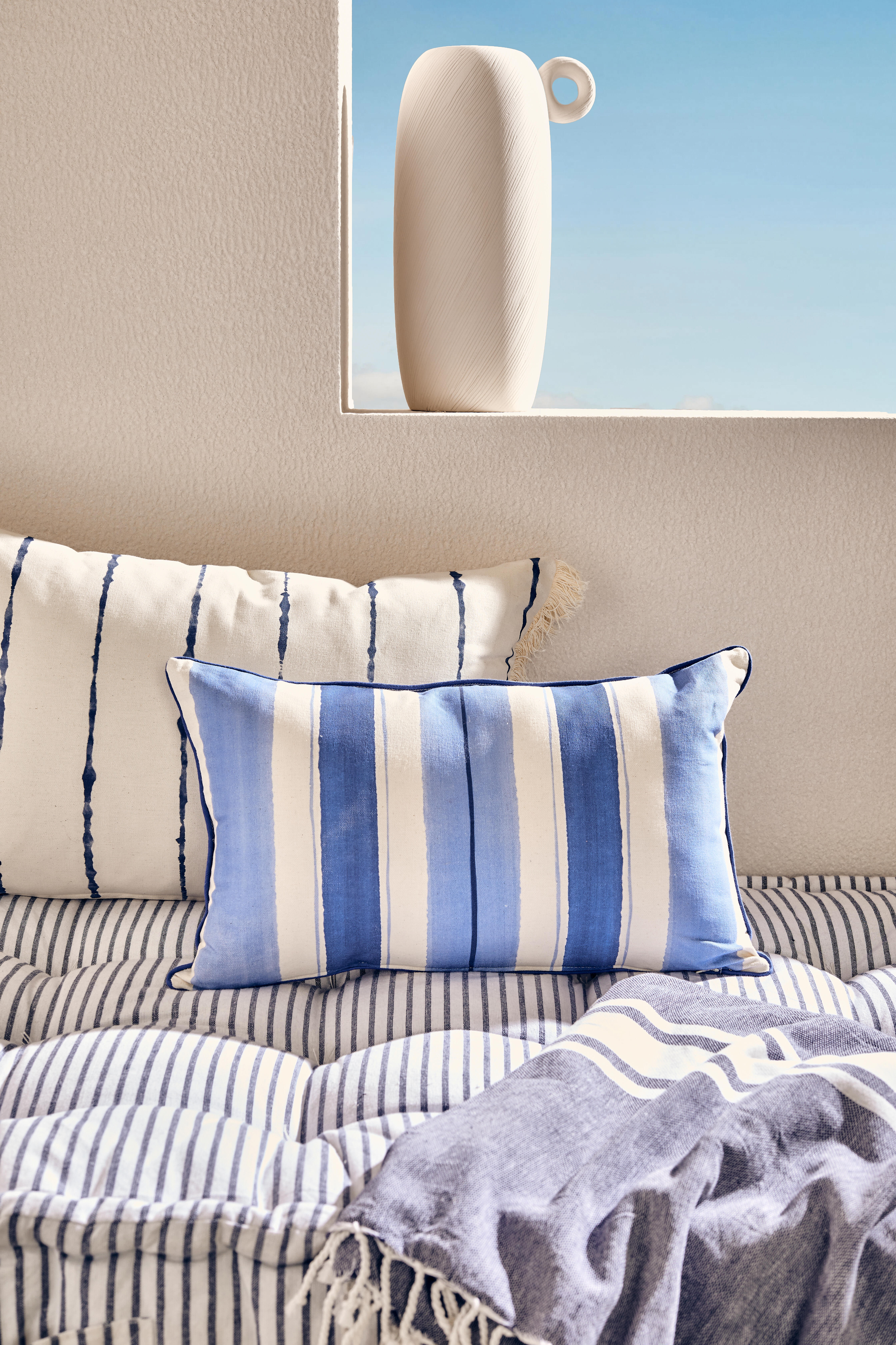 Almofada decorativa Pirot 30x50cm azul e branco - 4