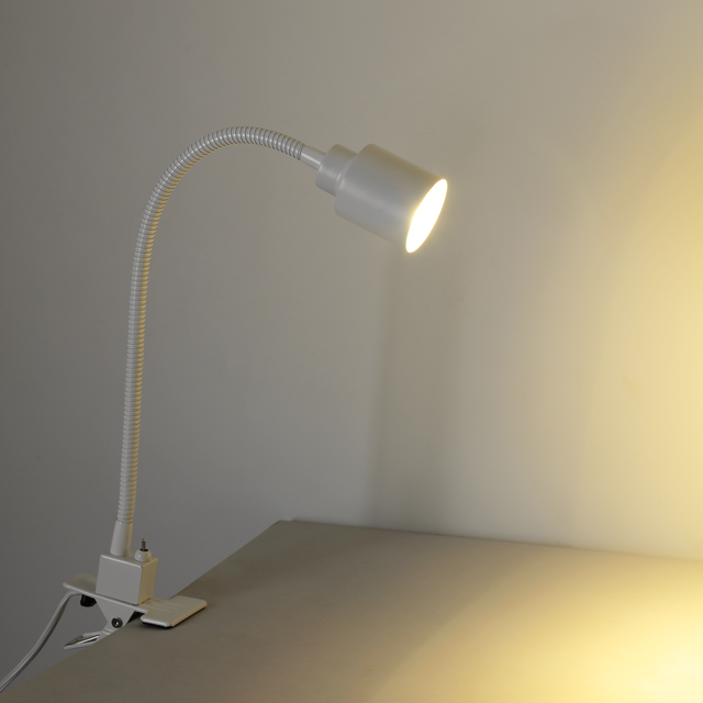 Flexo para escritorio compatible con casquillo GU10 Tekla INSPIRE con estructura acero blanco de pinza alimentación a red