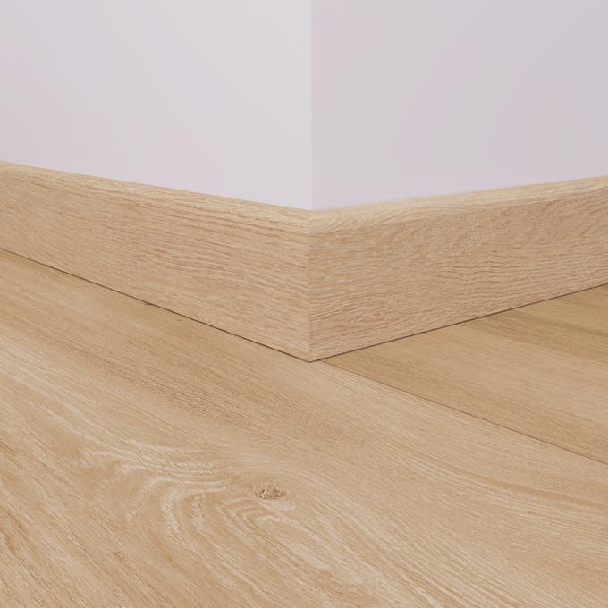 rodapie mdf marrón