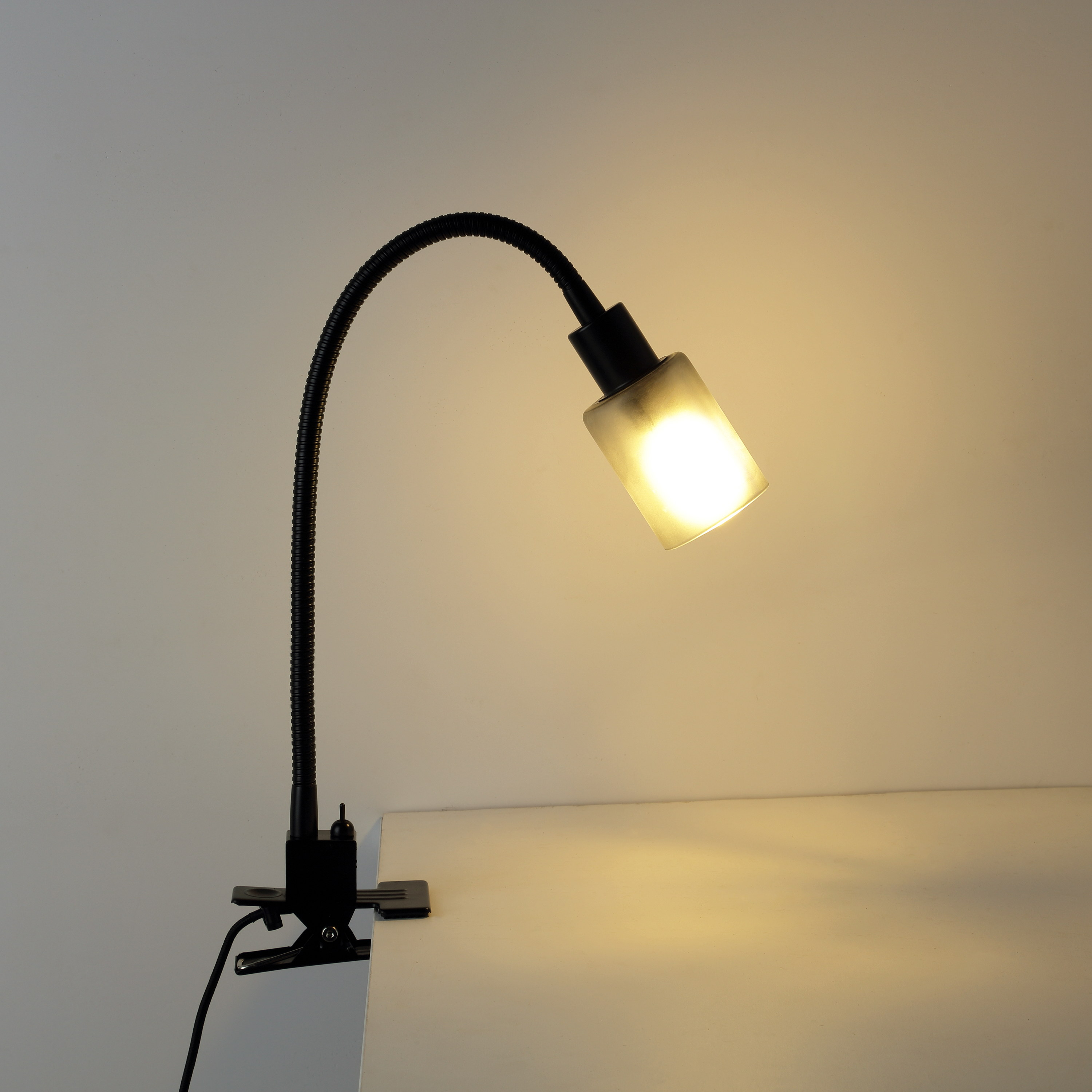 Lampka biurkowa Klips Tekla czarna E14 Inspire - 8