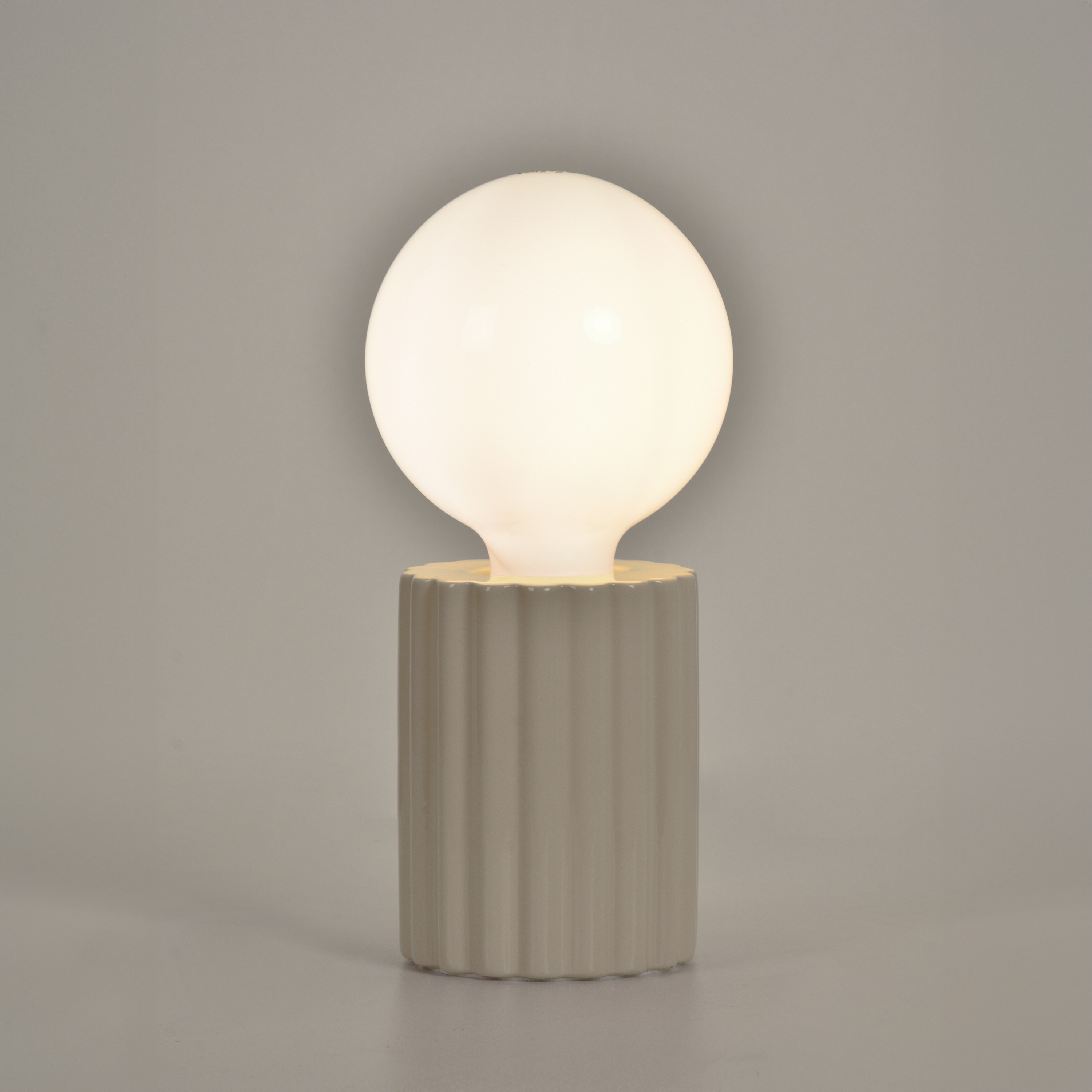 Lampa stołowa Tyamo beżowa E27 Inspire - 9