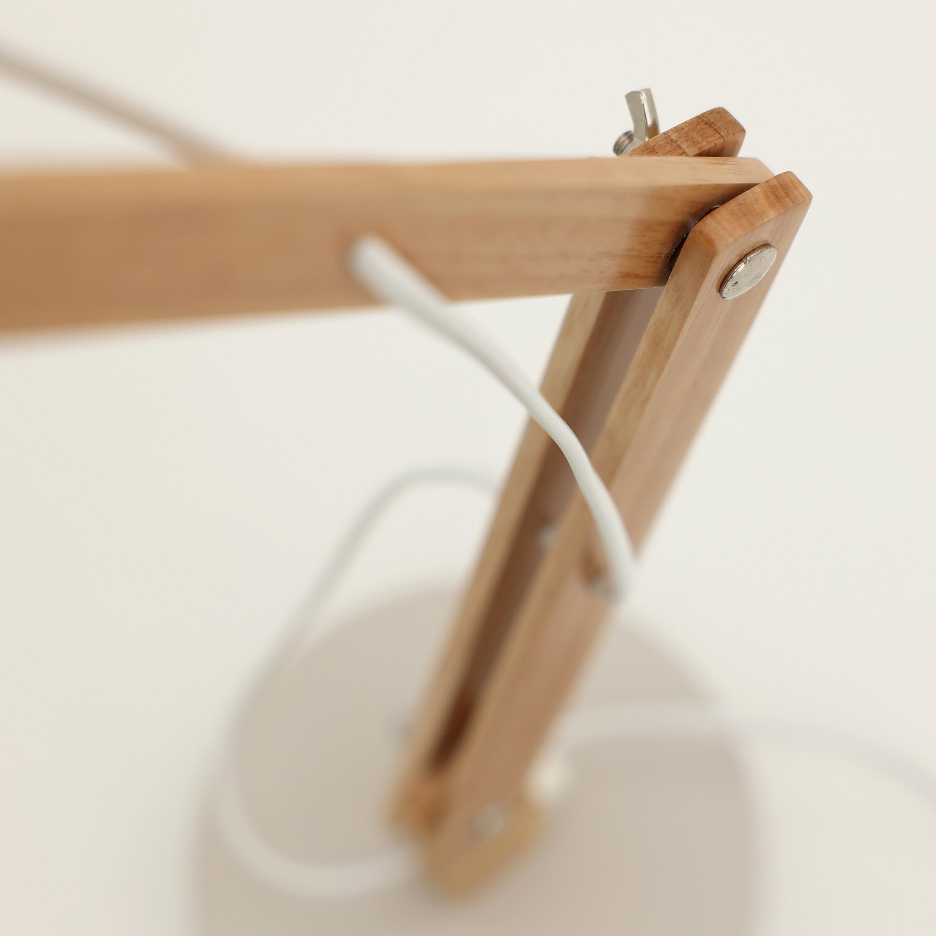 Flexo para escritorio compatible con casquillo E27 Motio INSPIRE con estructura hierro beige alimentación a red - 6