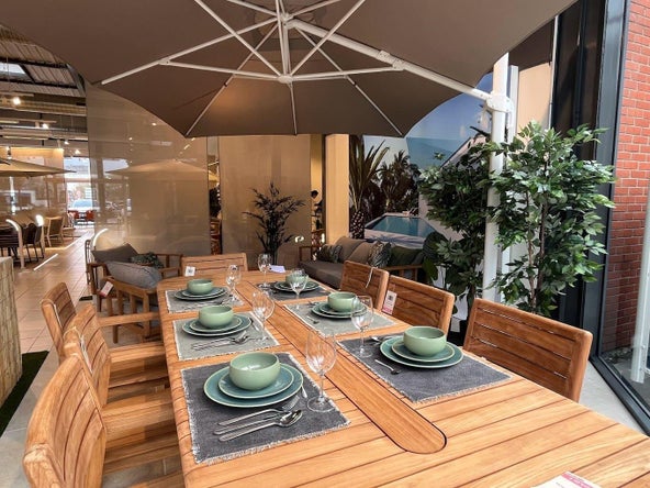 com-a-showroom-naterial-2024