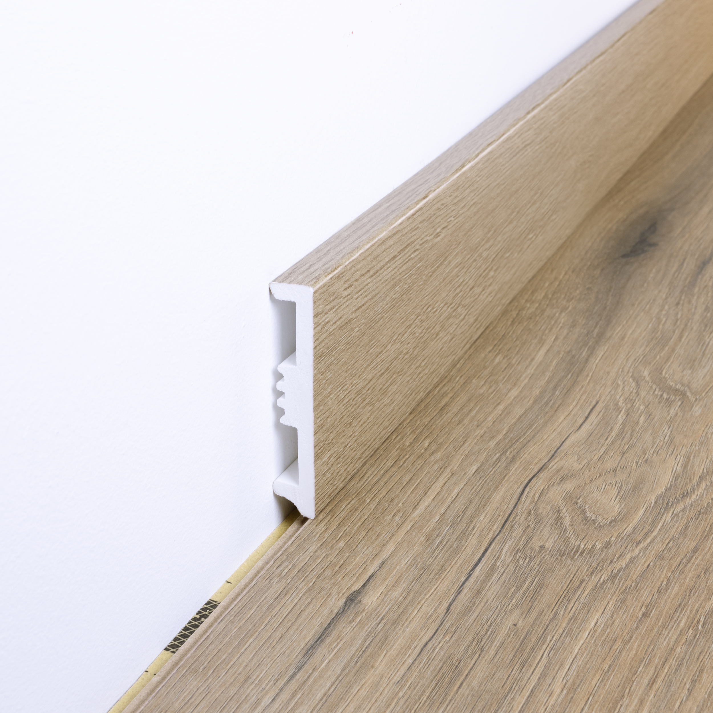 Plinthe PS chêne chaud H.8 x L.240 cm Ep.15 mm AZURIS - KERENIS - 3