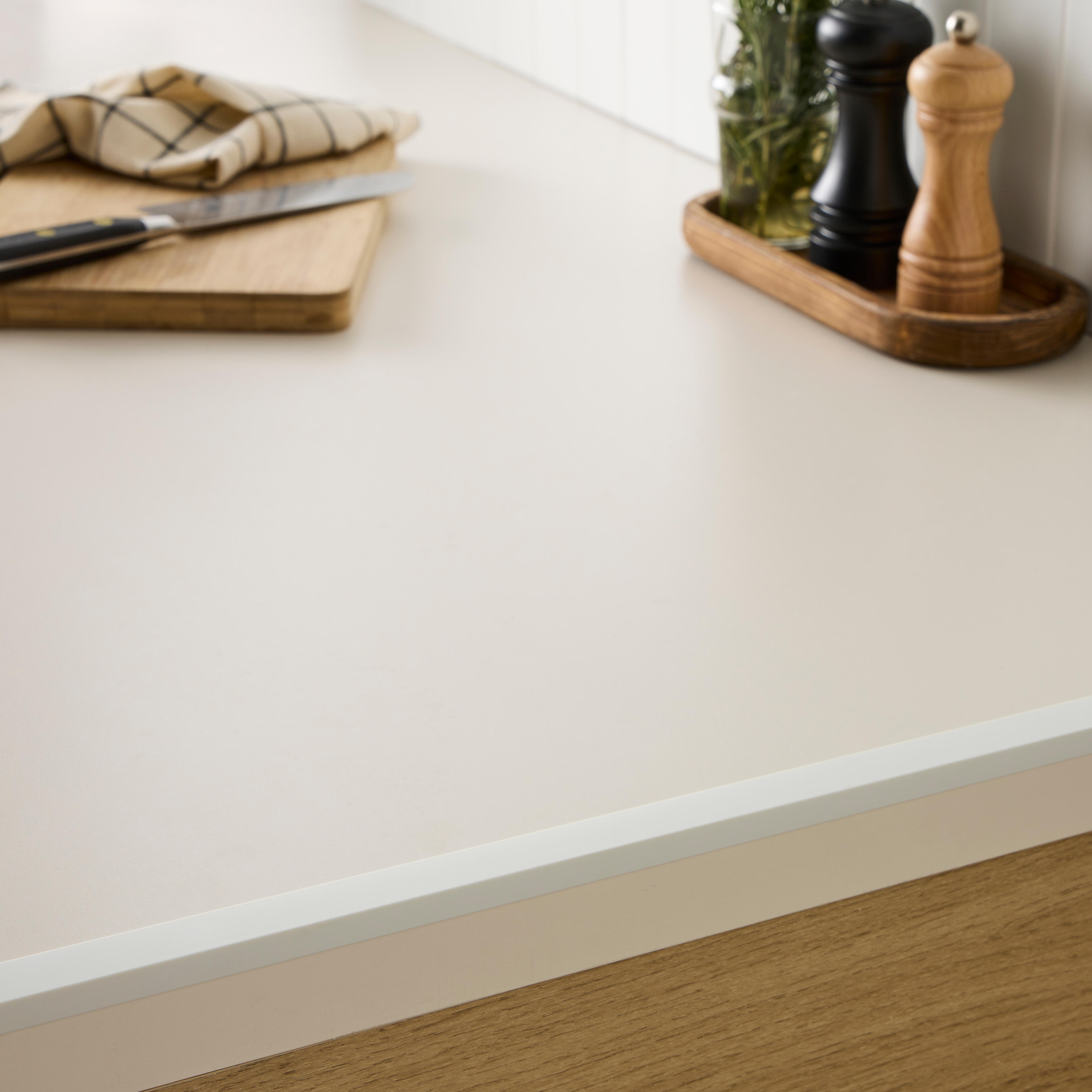 Kątownik pvc 1m 20x10x1 mm matowy biały Standers - 2