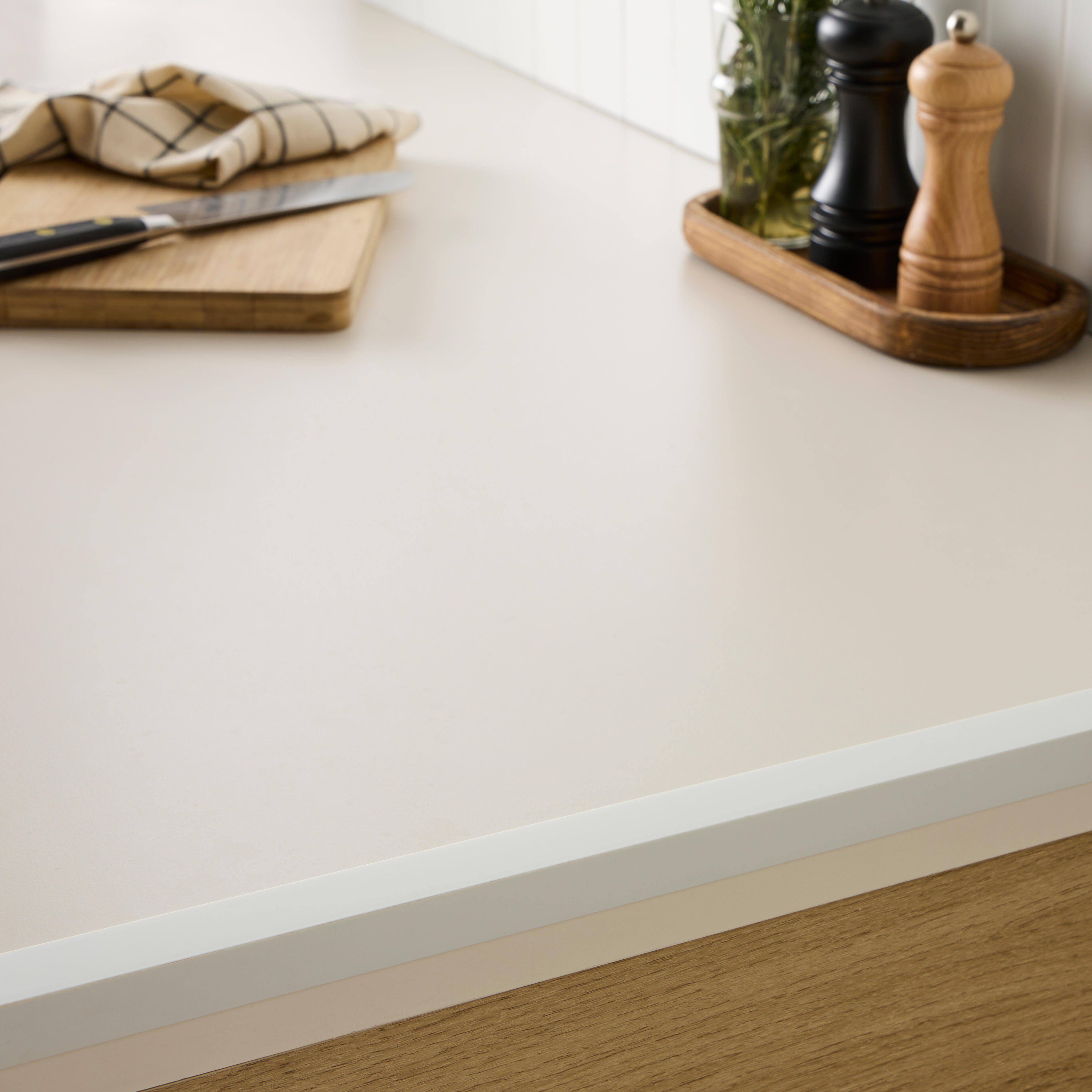Kątownik pvc 2.6m 25x20x1 mm matowy biały Standers - 2
