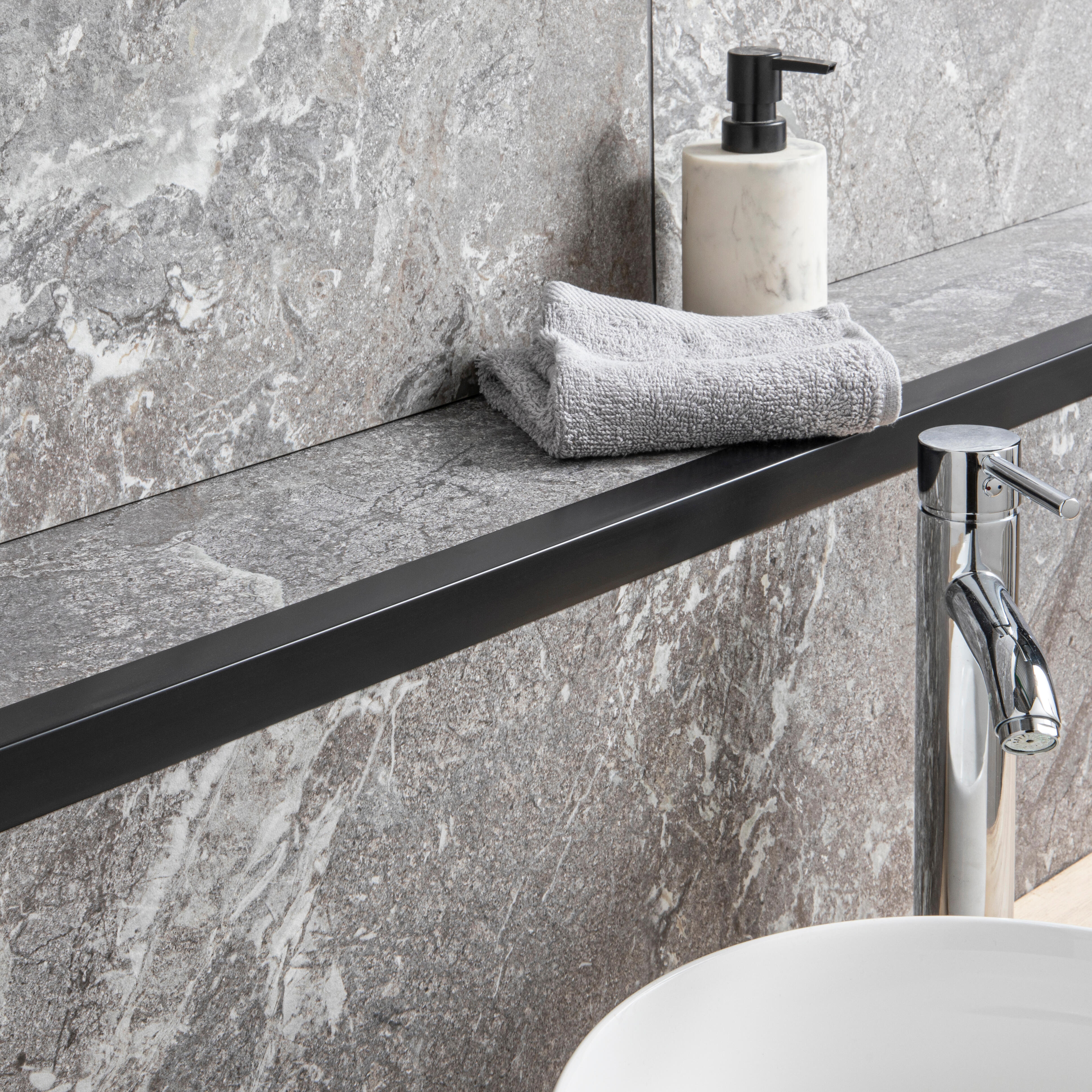 Perfil PVC preto mate 30x30x1x2,6 cm Standers - 2