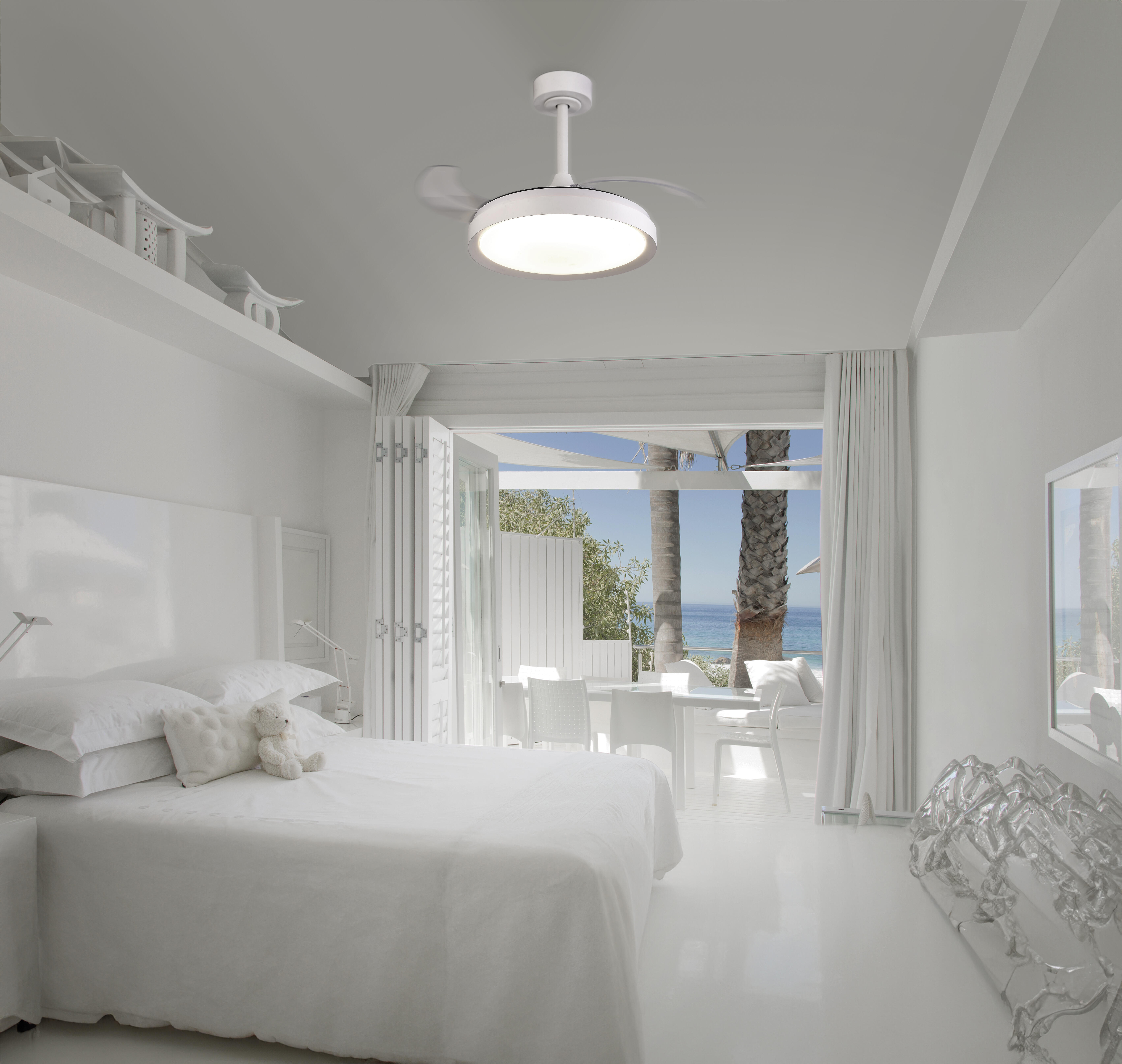 Ventilador de techo con luz silencioso DC 25W con mando ø91 cm Mistral Mini MANTRA blanco luz CCT 3 aspas retráctiles tipo lámpara| 6 velocidades| modo verano/invierno| brisa| recomendado para <13m² - 13