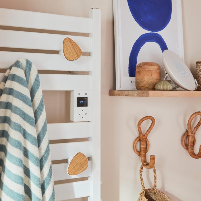 pratique et compact, patère kelud