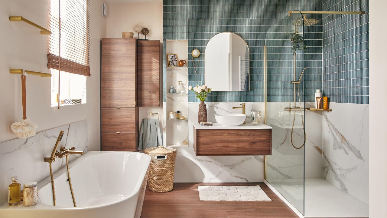 Diapositive Une salle de bains de 8 m² glamour digne d’un hôtel