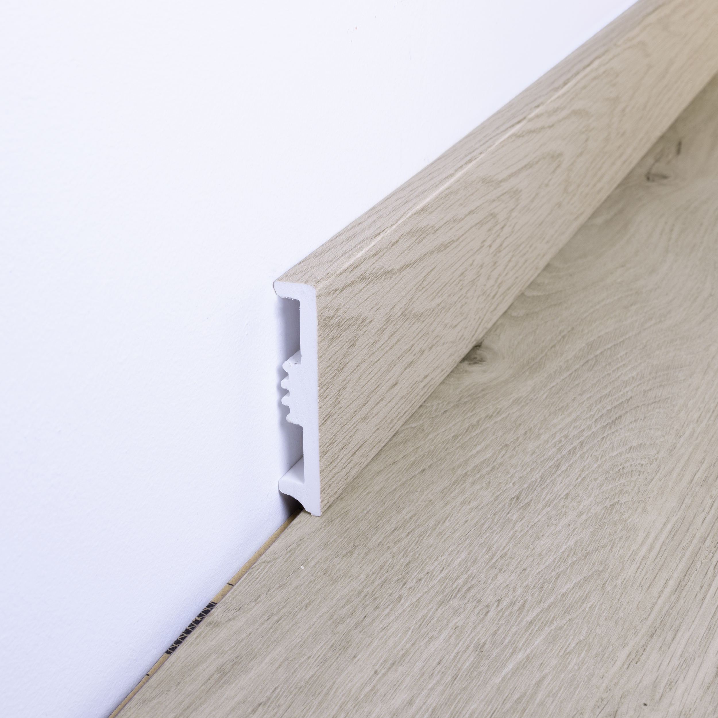 Rodapé poliestireno bege mate 15x80x2400 mm Artens - 6
