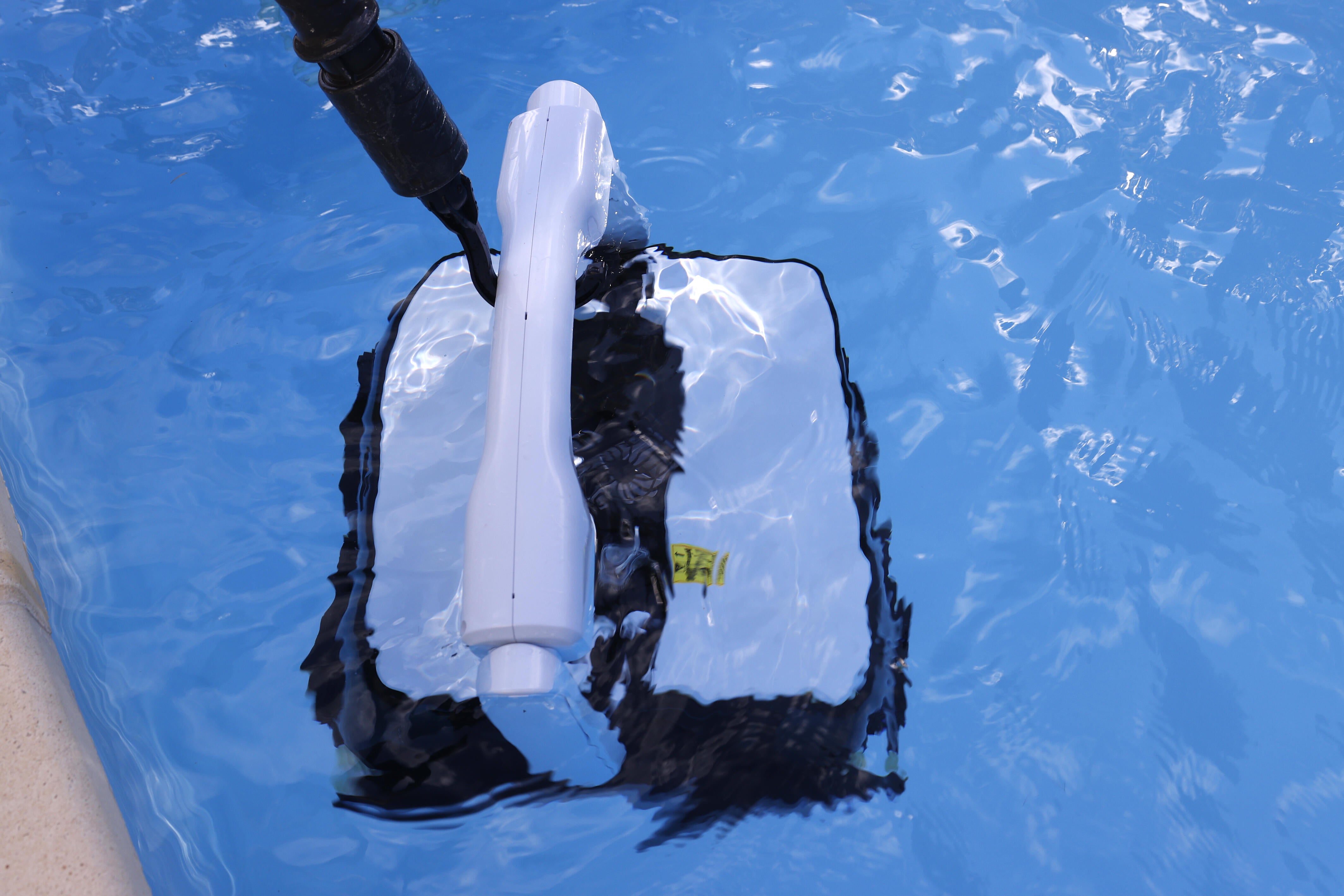 Crochet pour faciliter la sortie des robots de piscine UBBINK - 2