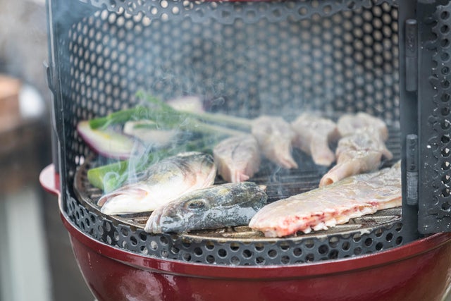 ryba na grillu z bębna pralki