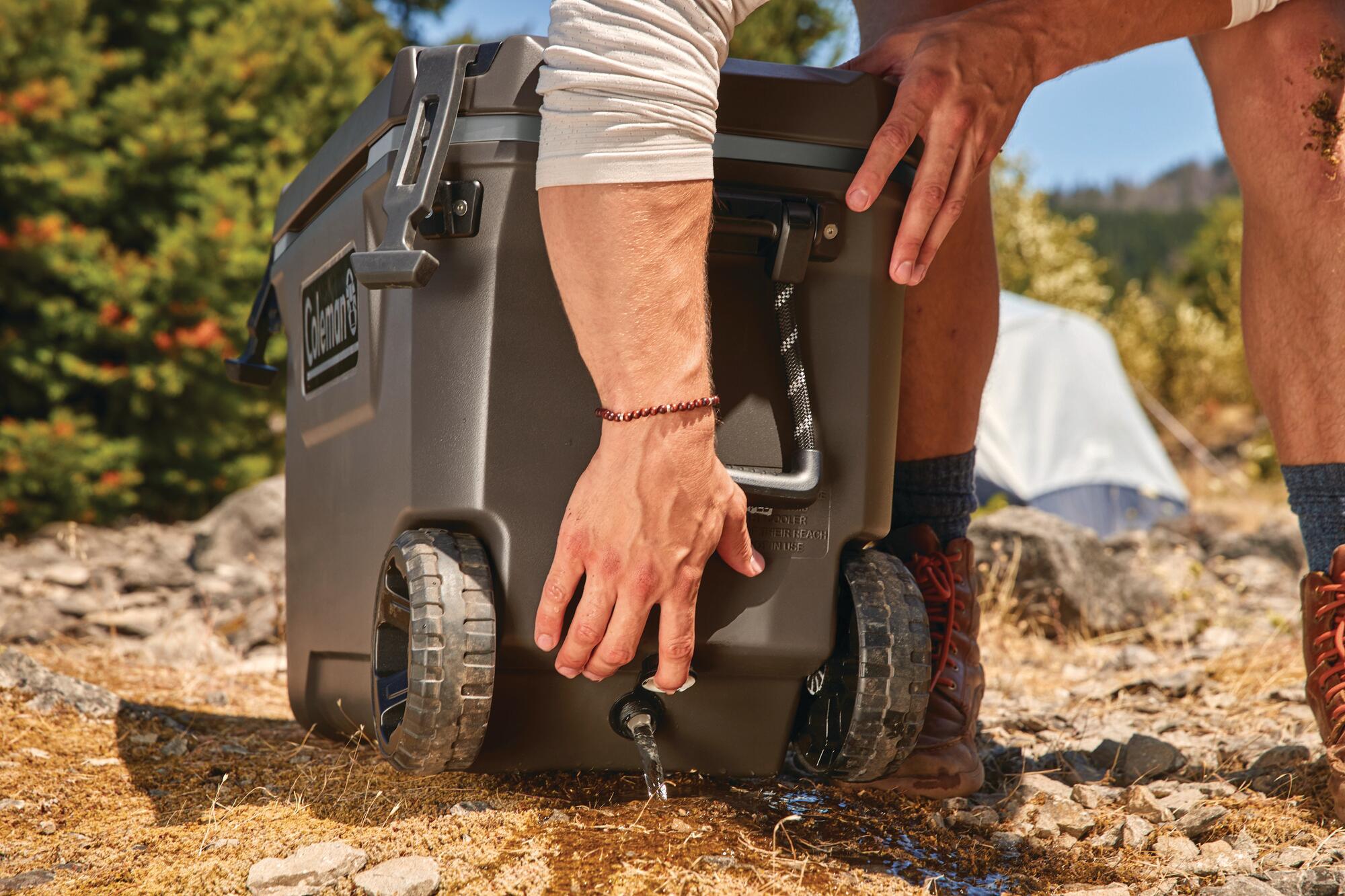Geleira rígida com rodas 61 L Coleman Convoy 65QT - 6