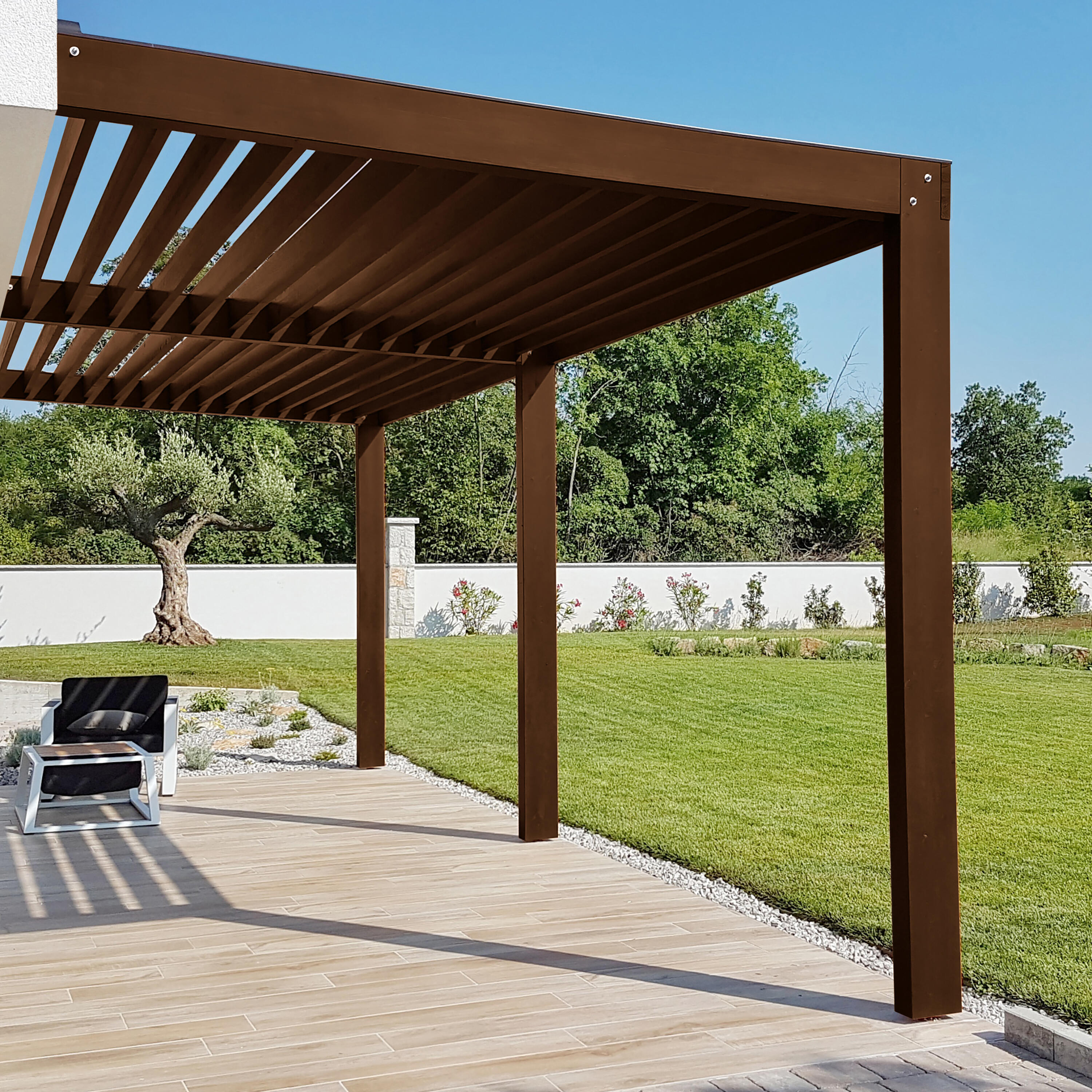 Impregnante per legno da esterno a base acqua LUXENS Protettivo noce antico satinato 0.75 lt, 4 anni di protezione. - 2