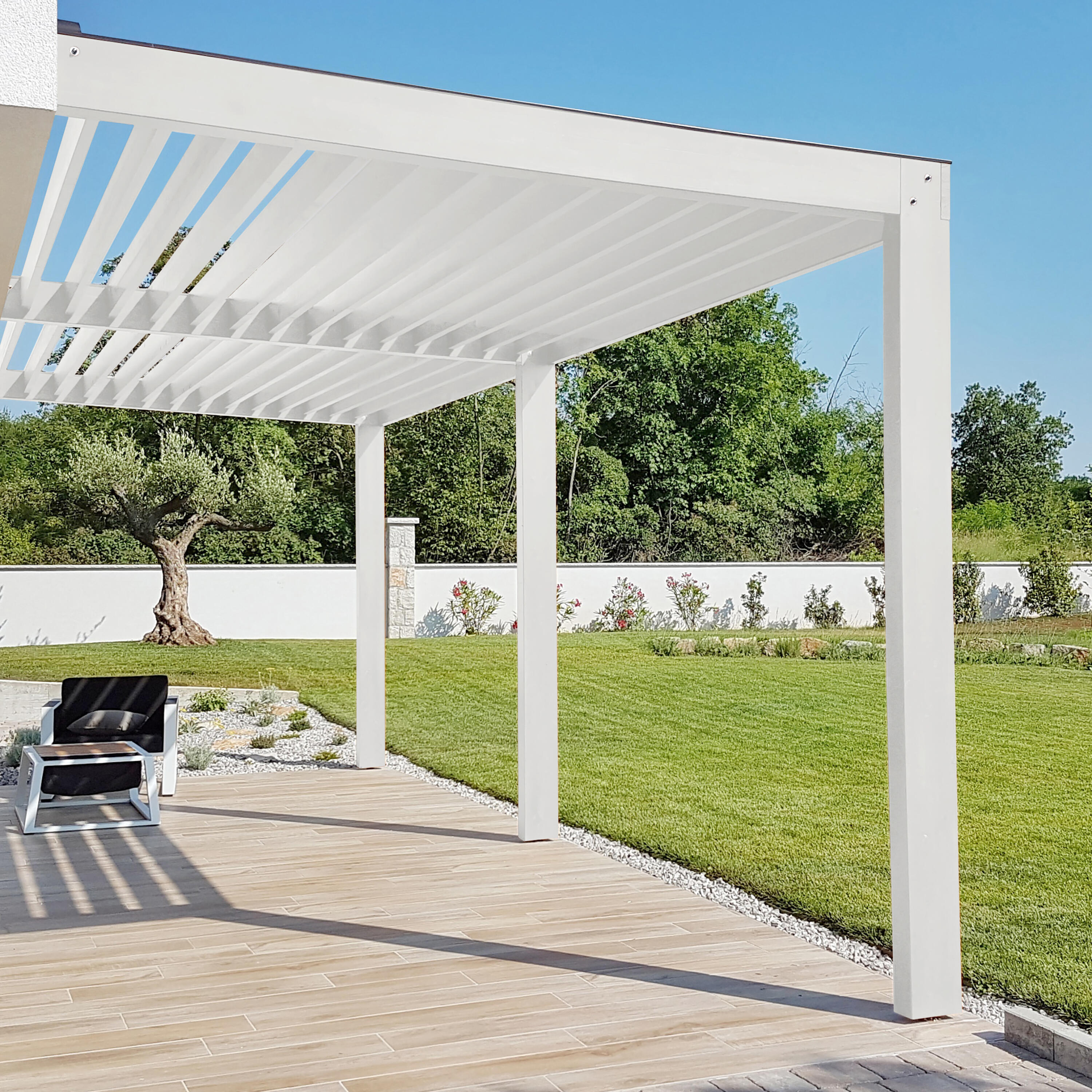 Protector madera exterior color blanco para valla, caseta de jardín, persiana LUXENS satinado 750 ml base agua - 4