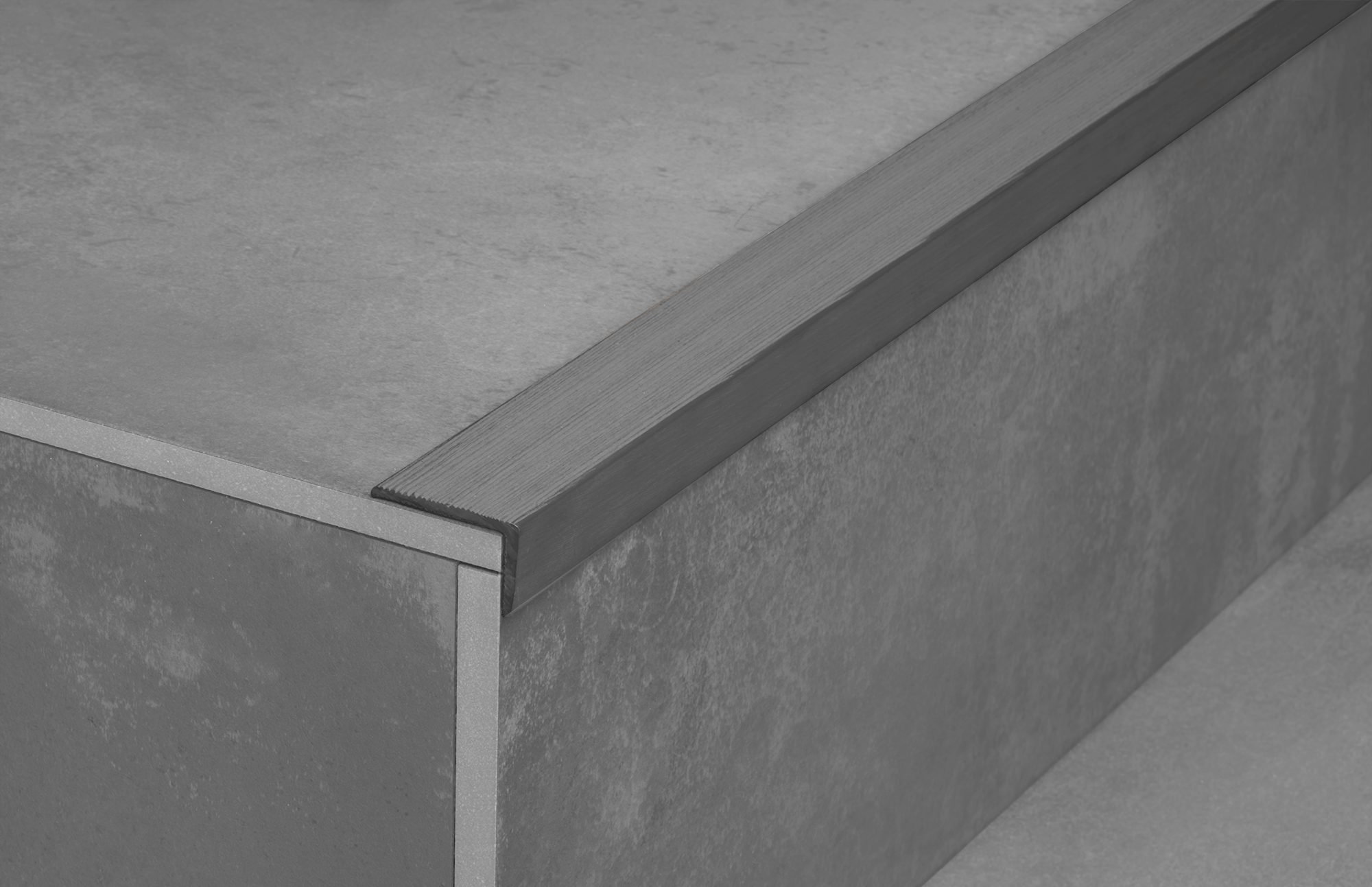 Emac Complementos  Perfil De Escalera / Piscina De Pvc Ceniza Int/Ext 2.5M X4cm Pvc, Leroy Merlin