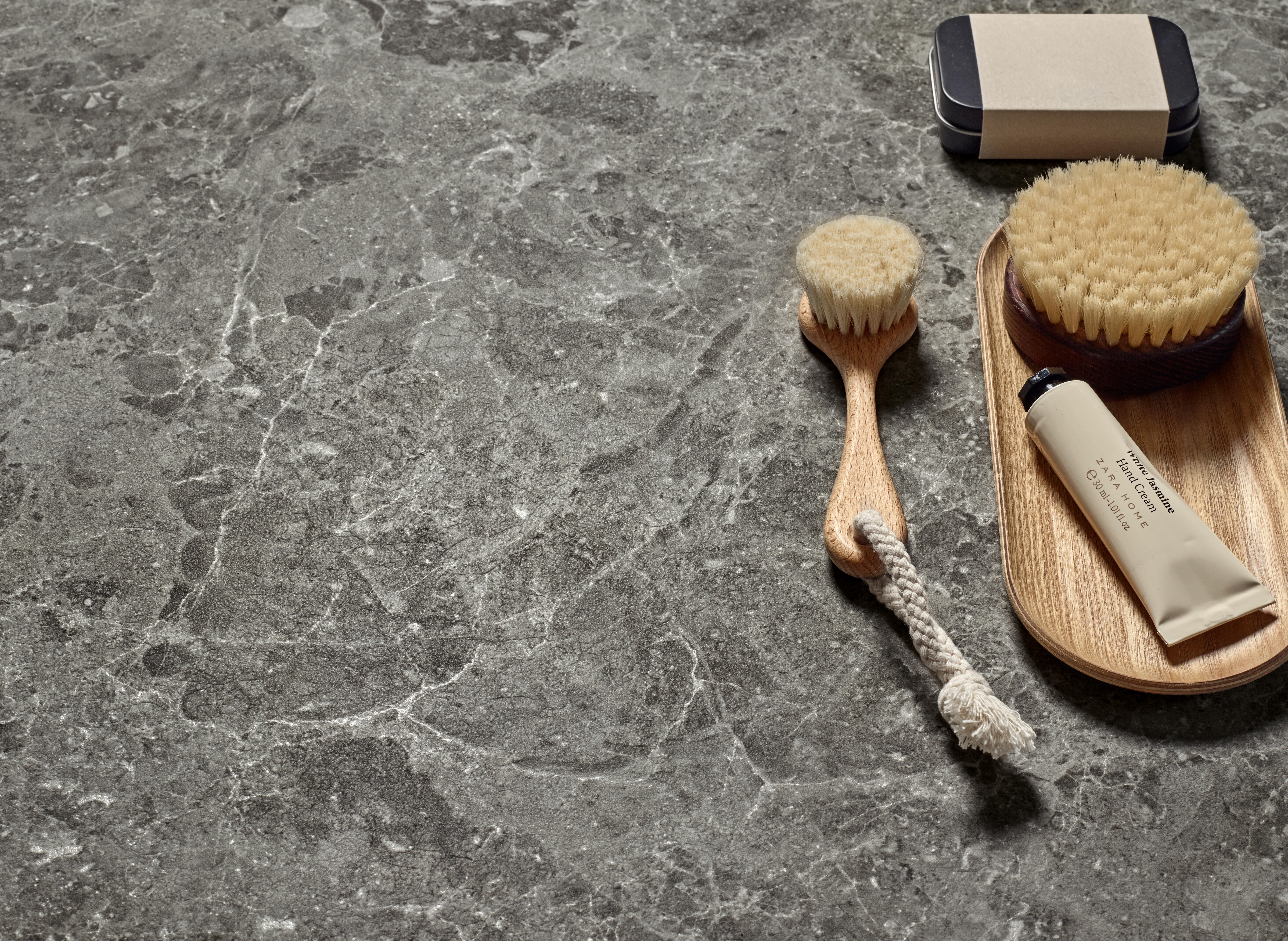 Suelo porcelánico ceppotech efecto cemento grafito 60.5x60 cm c2 roca tiles