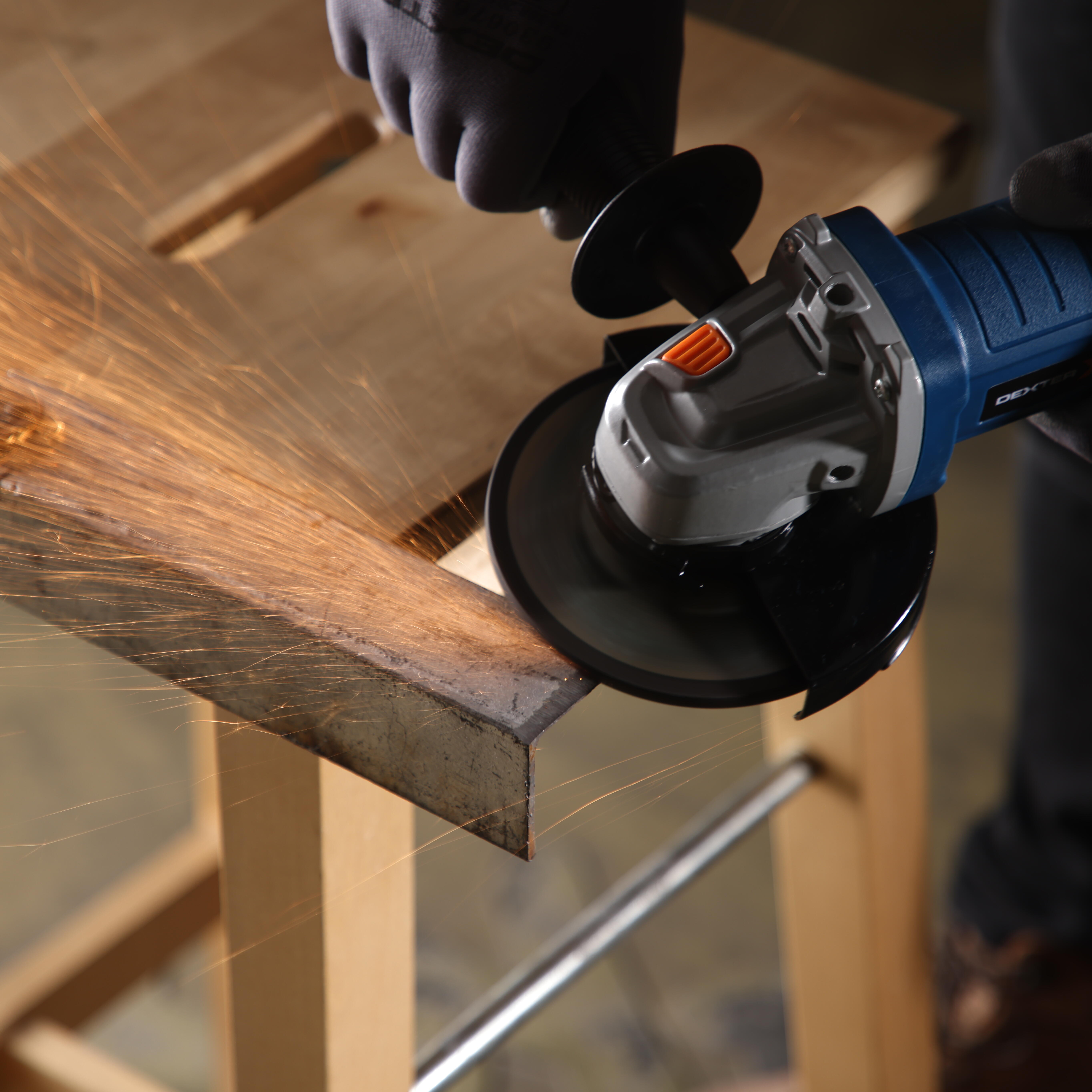 Amoladora DEXTER - Disco ⌀ 125 mm - Potencia 800 W - 12.000 RPM - 11