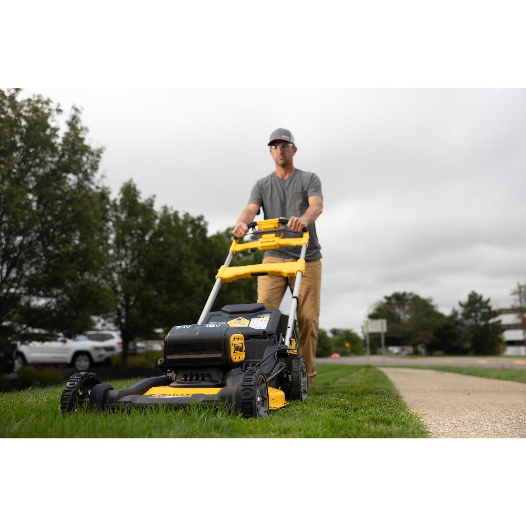 Tondeuse DEWALT XR 18V, L.53cm 2 Batteries 8Ah + Chargeur, DCMWSP156W2-QW - 8