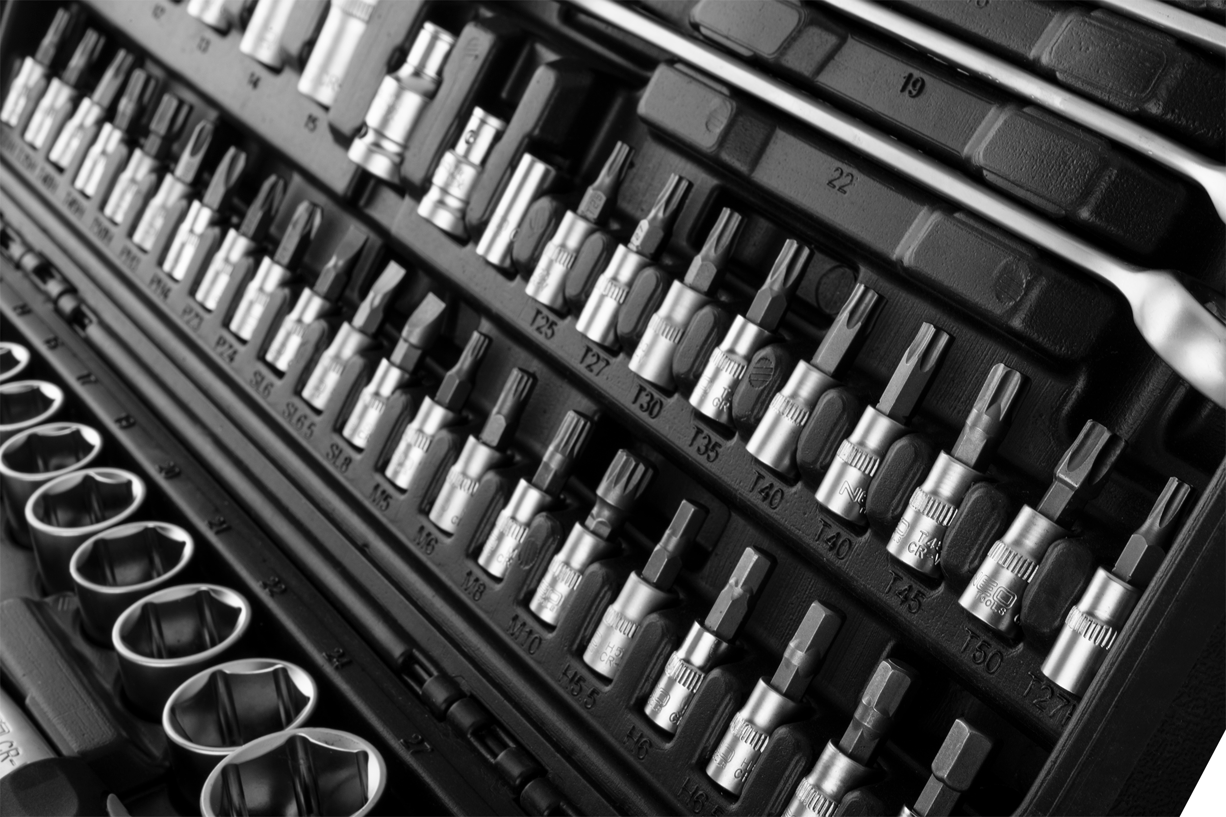 Zestaw kluczy nasadowych 216 szt. Neo - 12