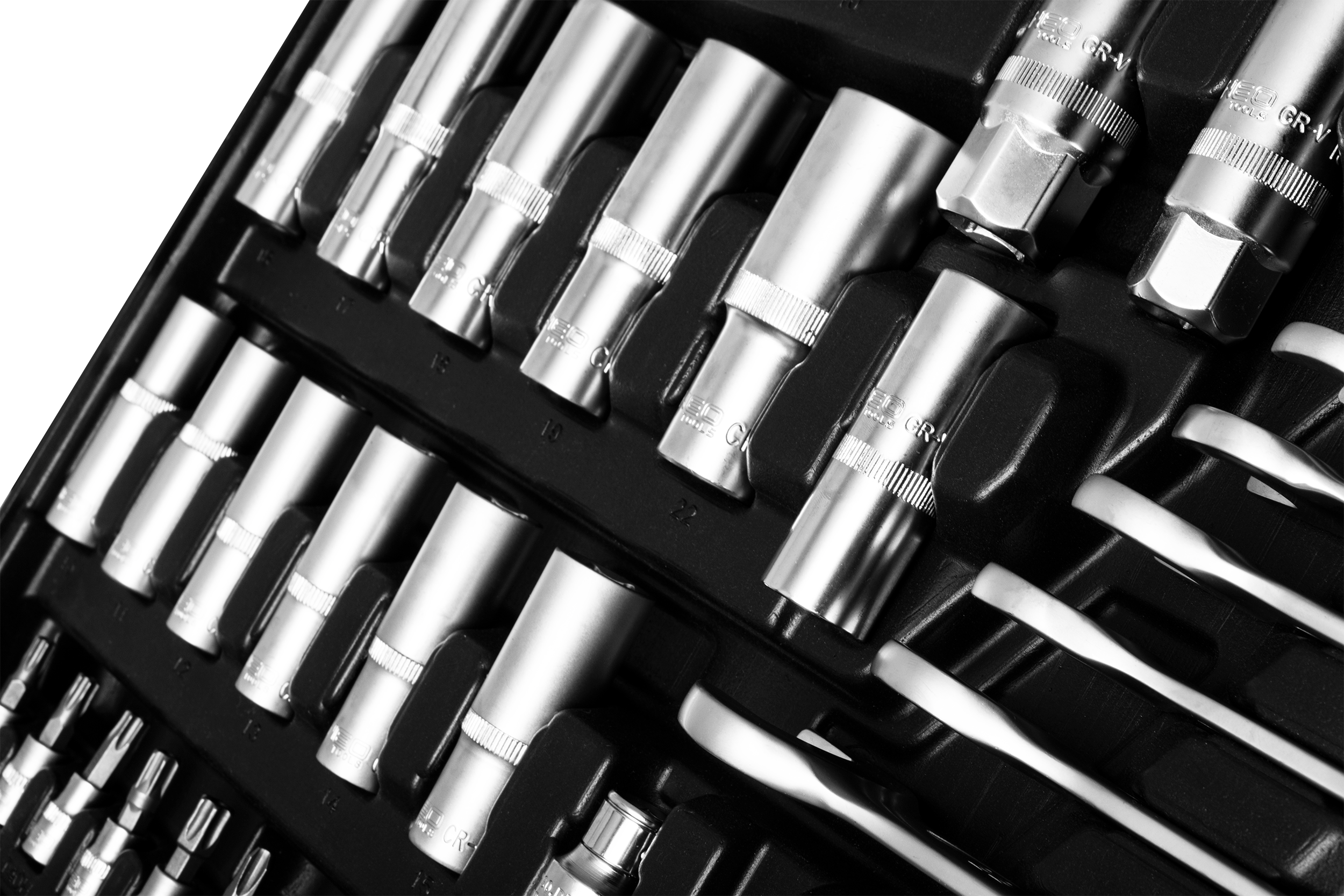 Zestaw kluczy nasadowych 216 szt. Neo - 9