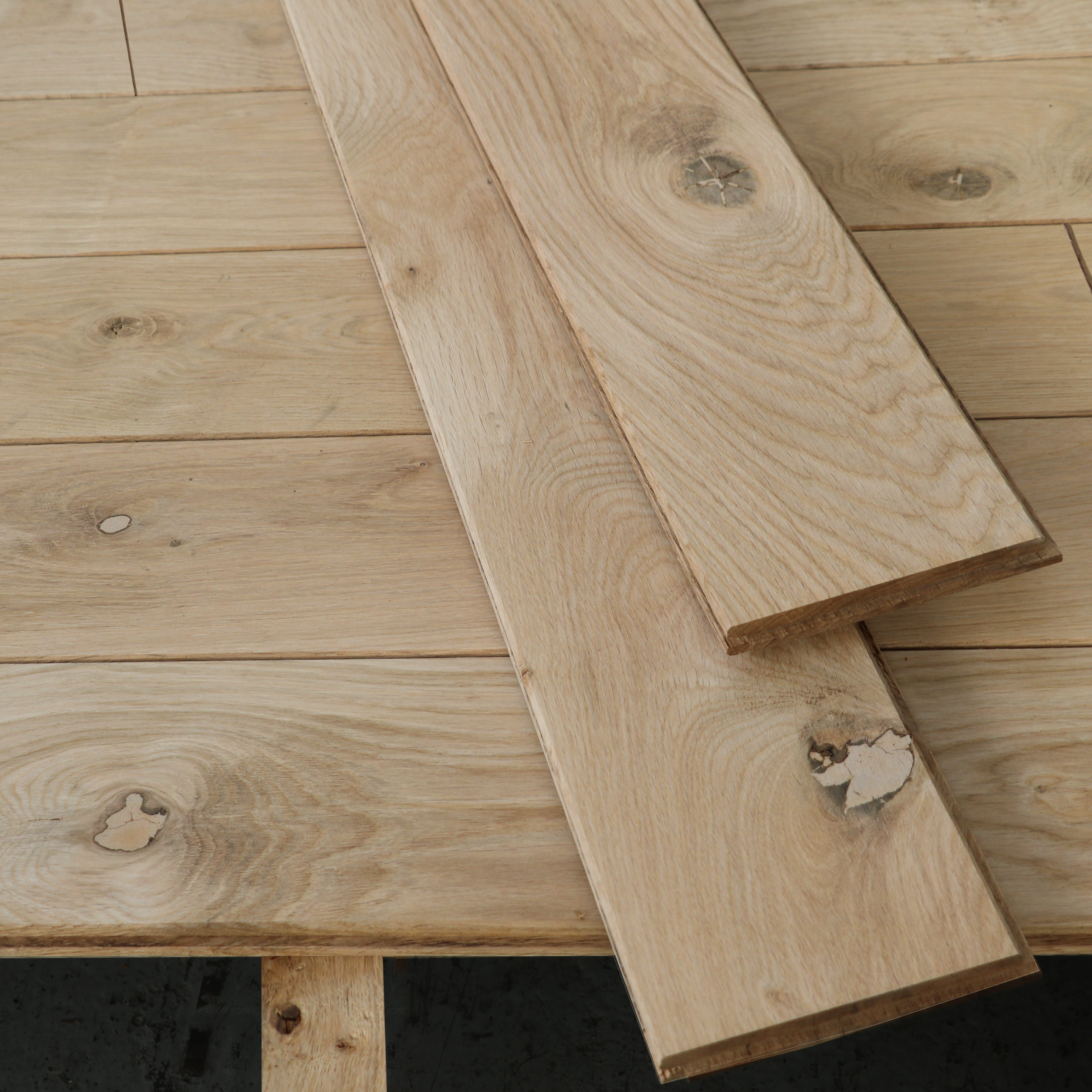 Plancher chêne massif noueux L.200 x l.14 cm, Ep.21 mm - 0.84m² - 3