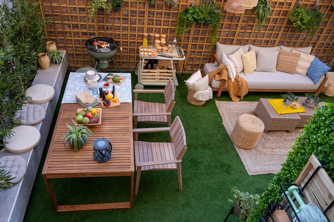 jardim com relva artificial