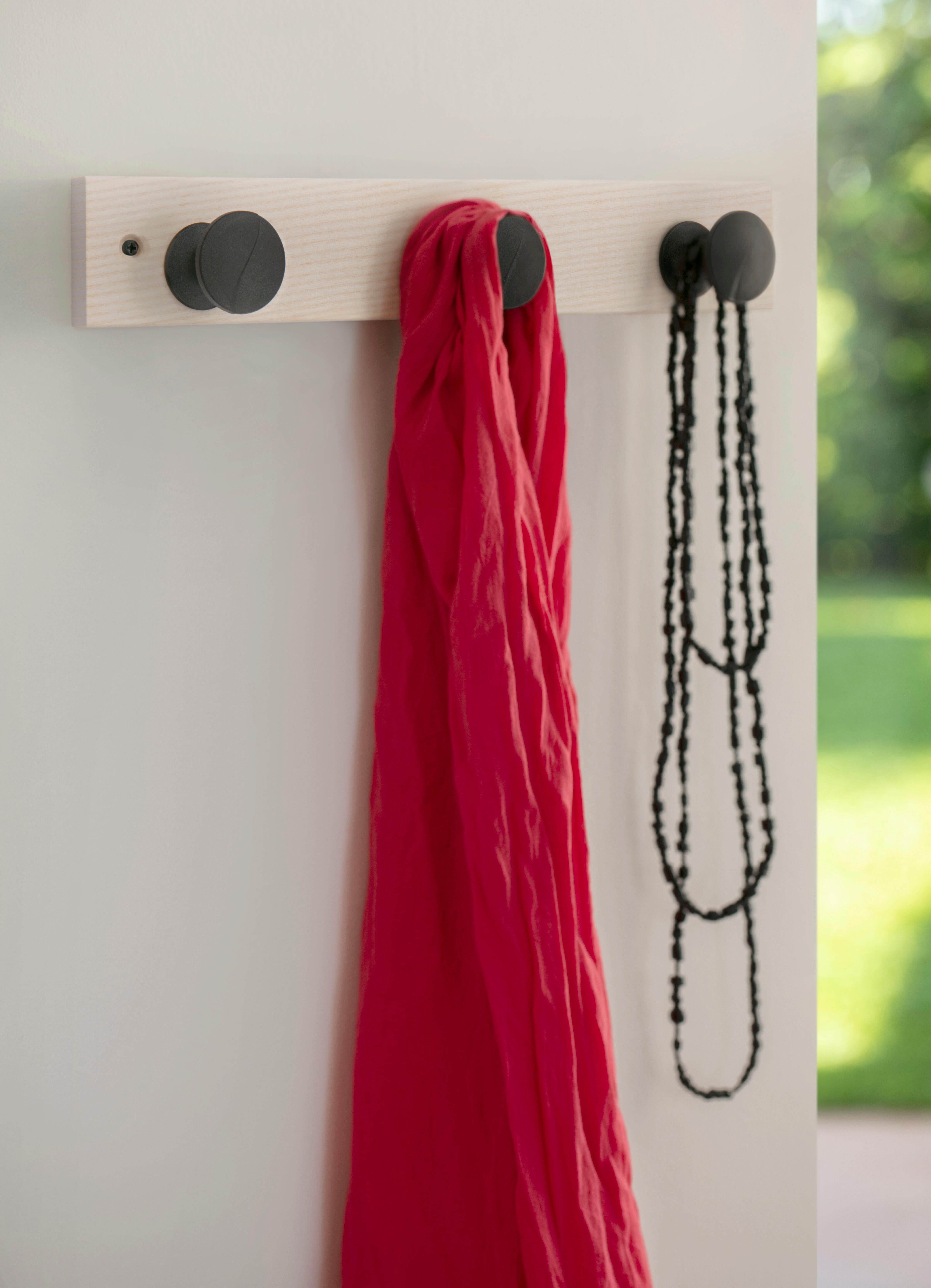 Perchero de pared zamak negro con 3 ganchos