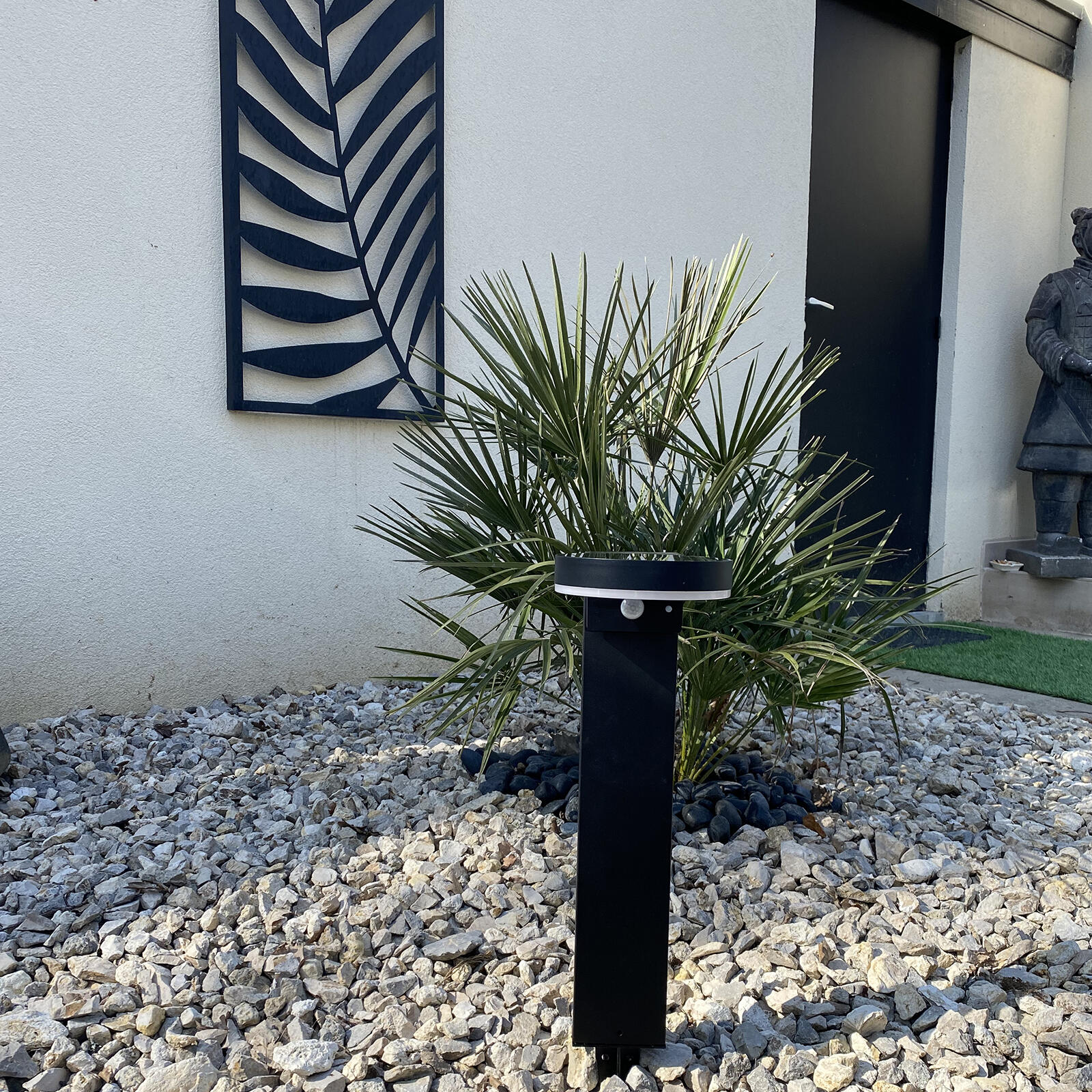 Borne solaire et rechargeable avec détecteur 600 Lm variable Daytona — free download