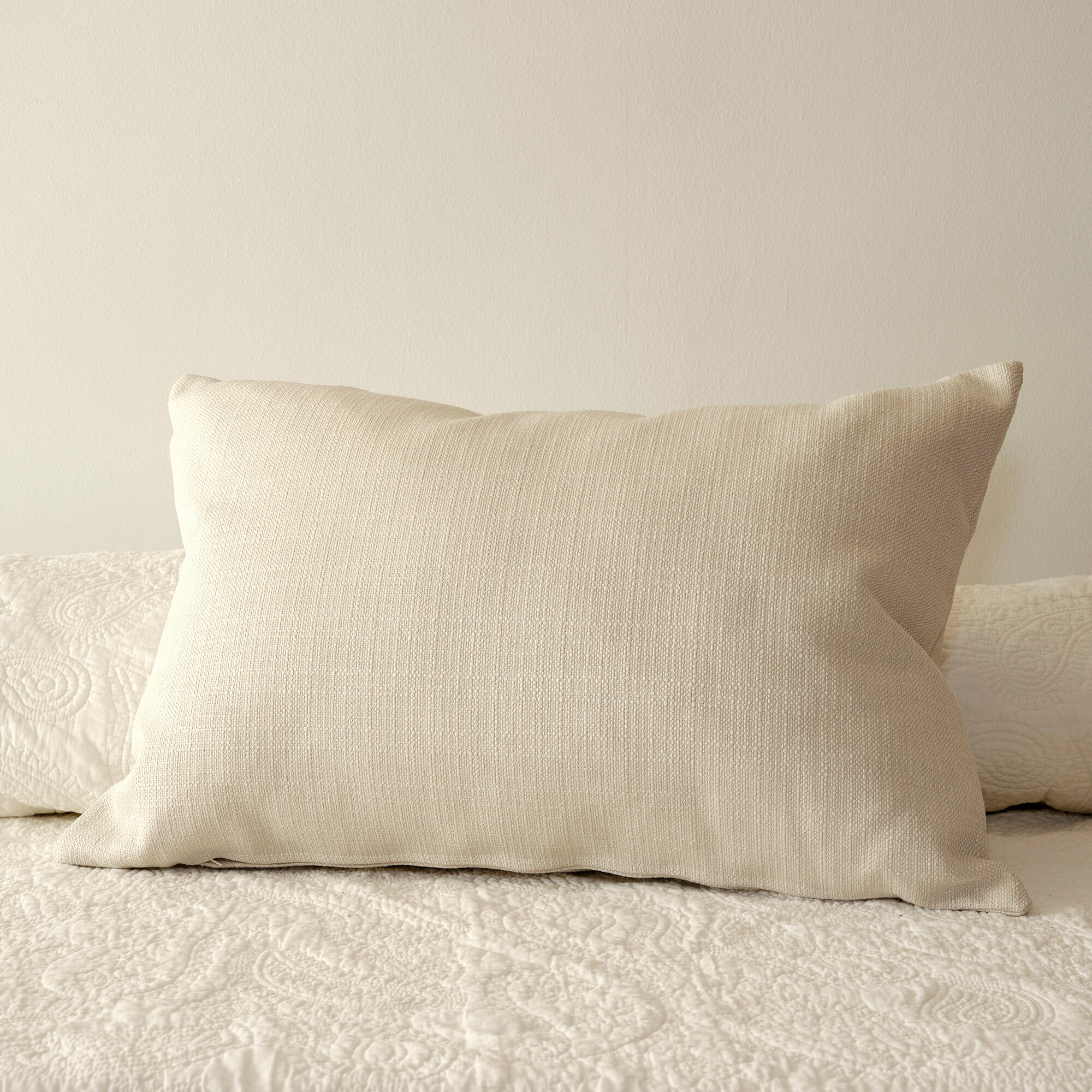 Cojín decorativo rectangular Madeira chenilla poliéster liso blanco doble cara 60x40cm - 3